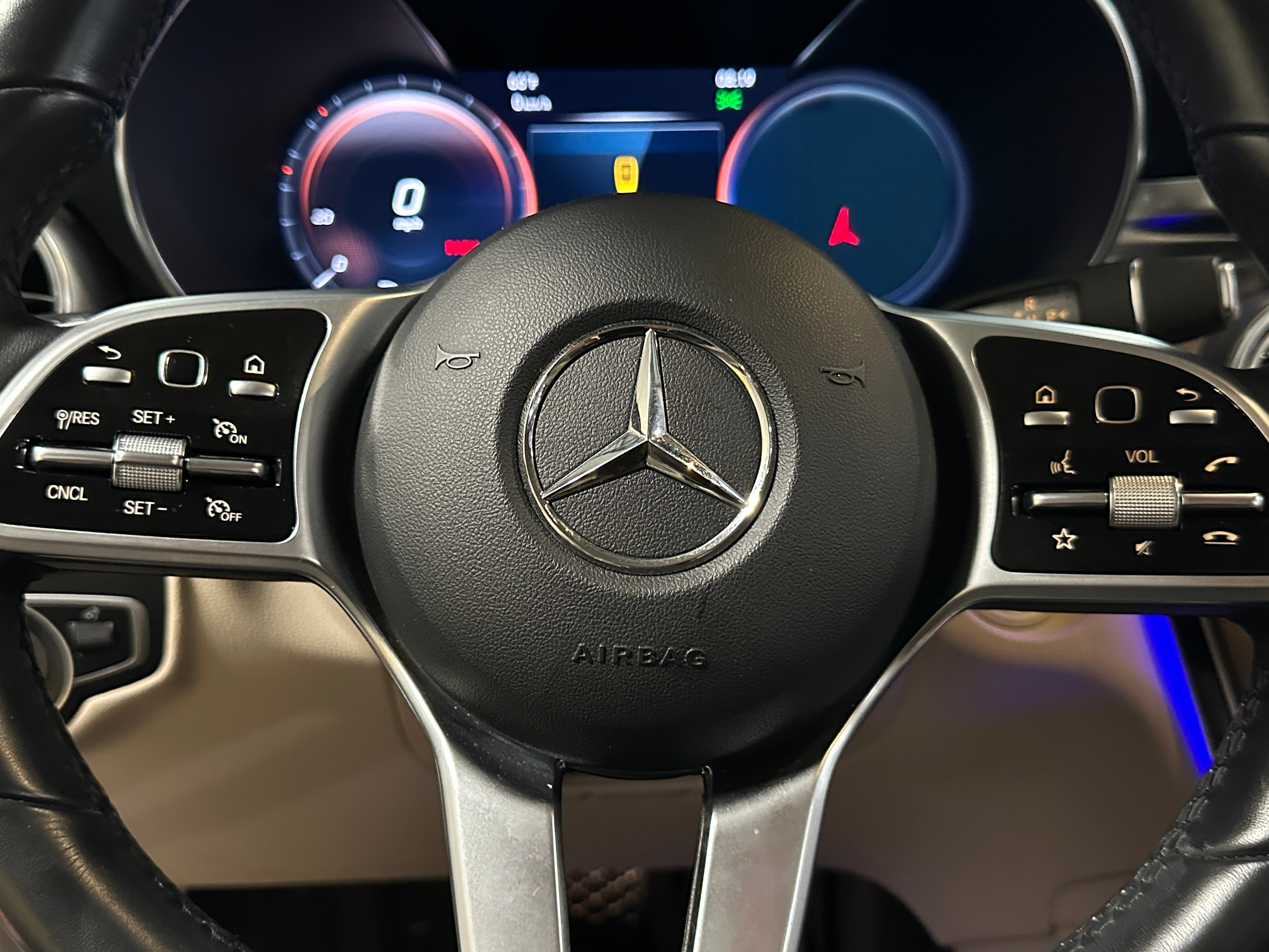 2022 Mercedes-Benz GLC 300 4