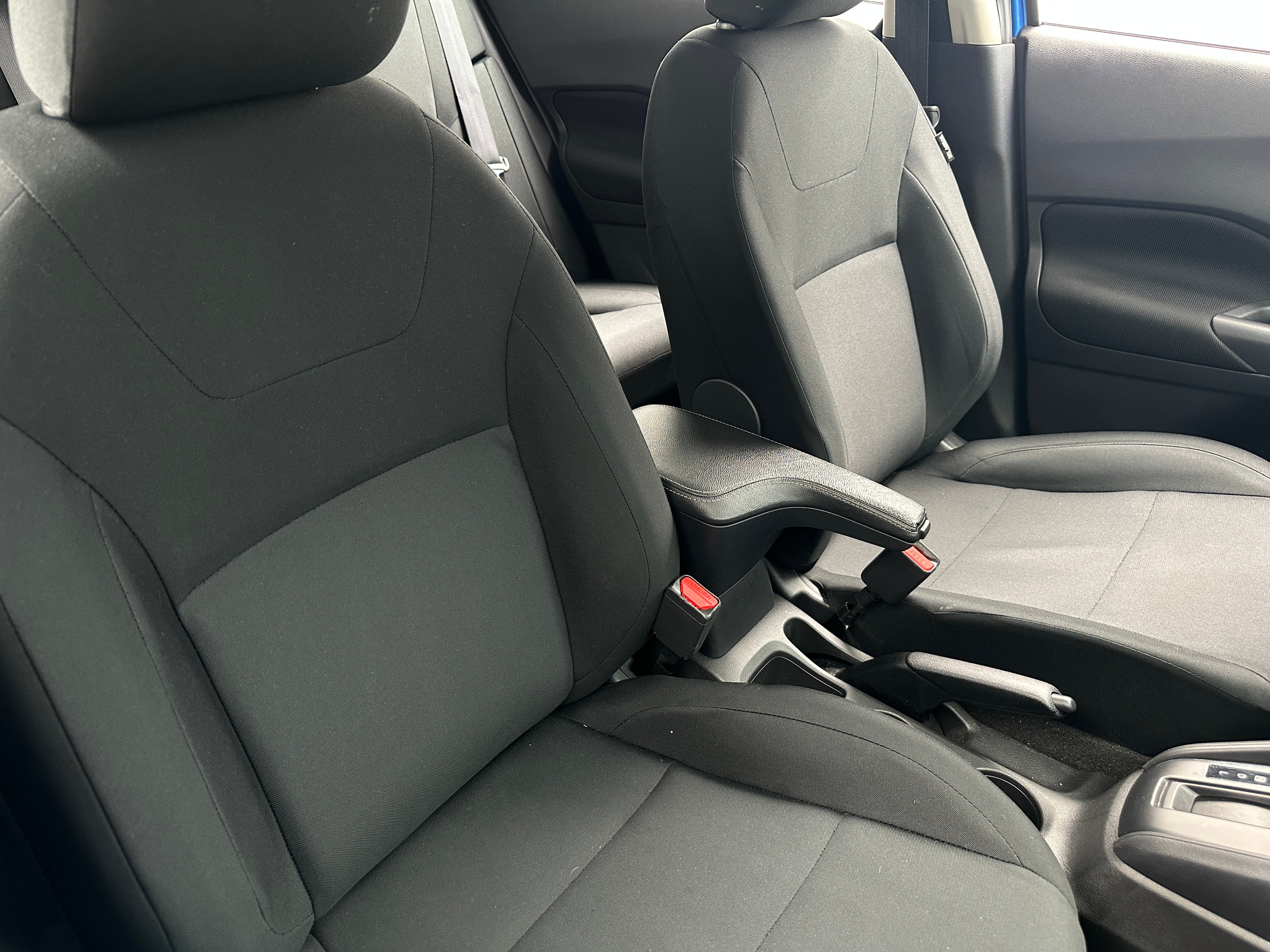 2023 Nissan Kicks S 2