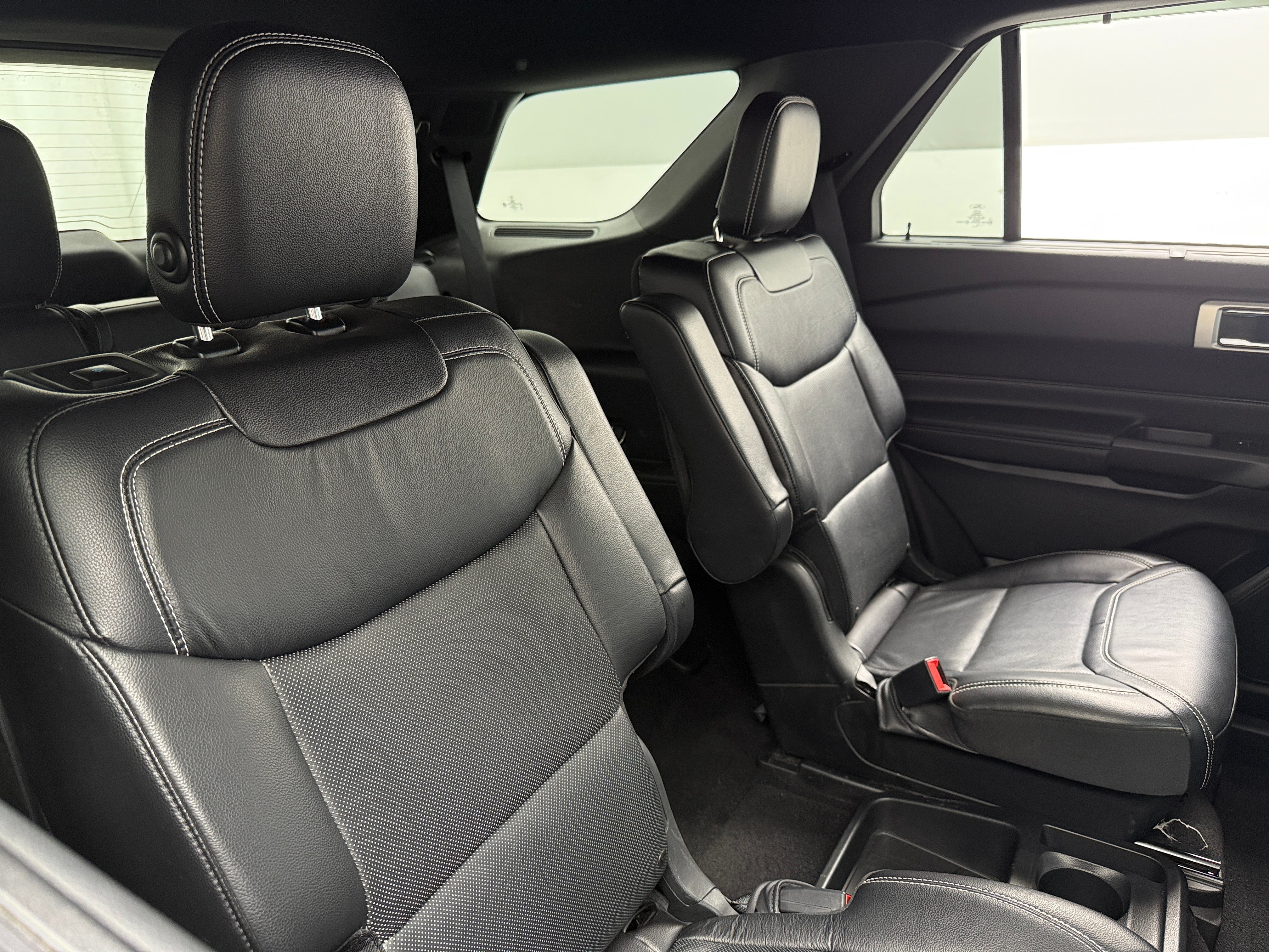 2020 Ford Explorer ST 5