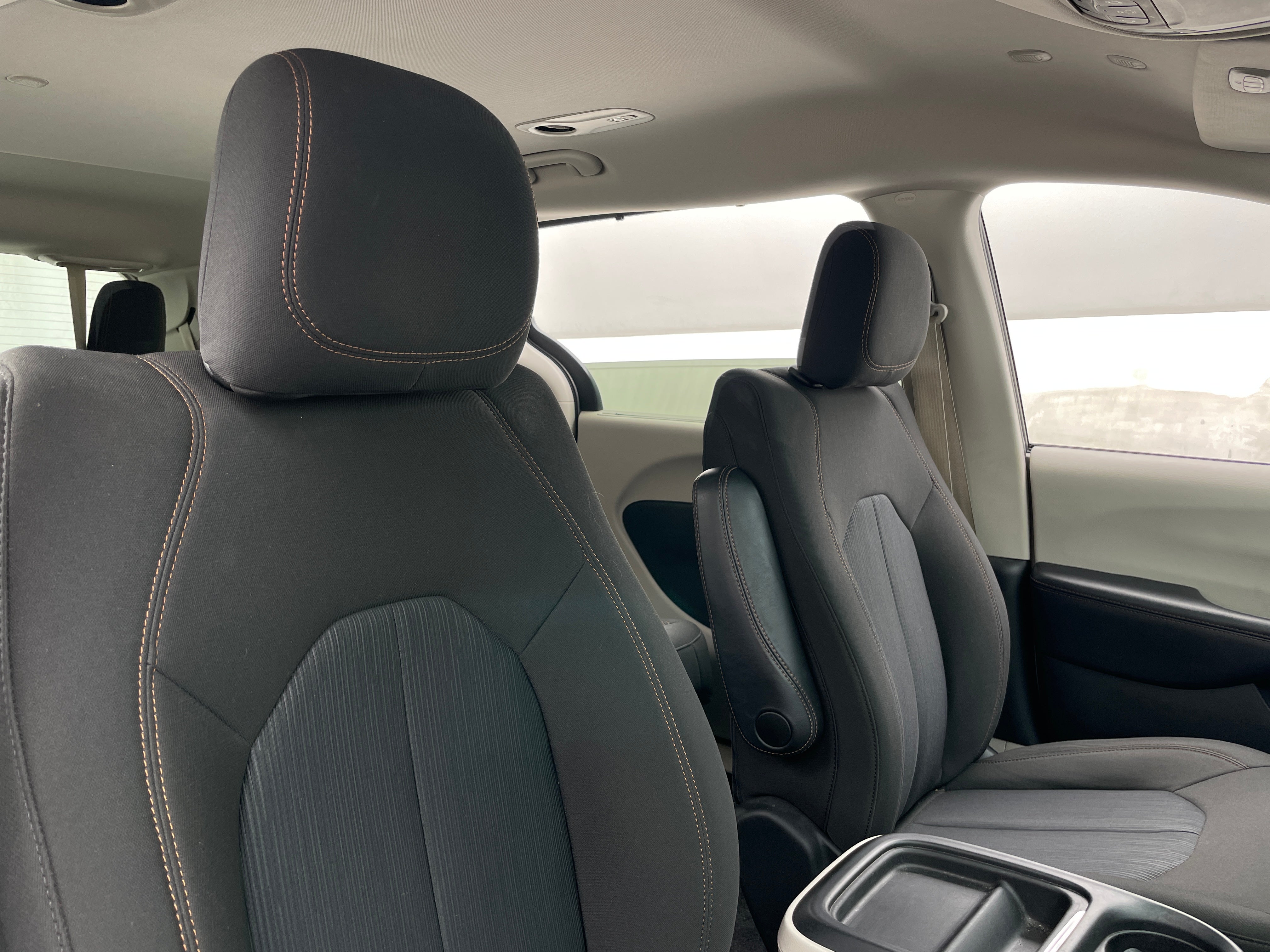 2020 Chrysler Pacifica Touring 2