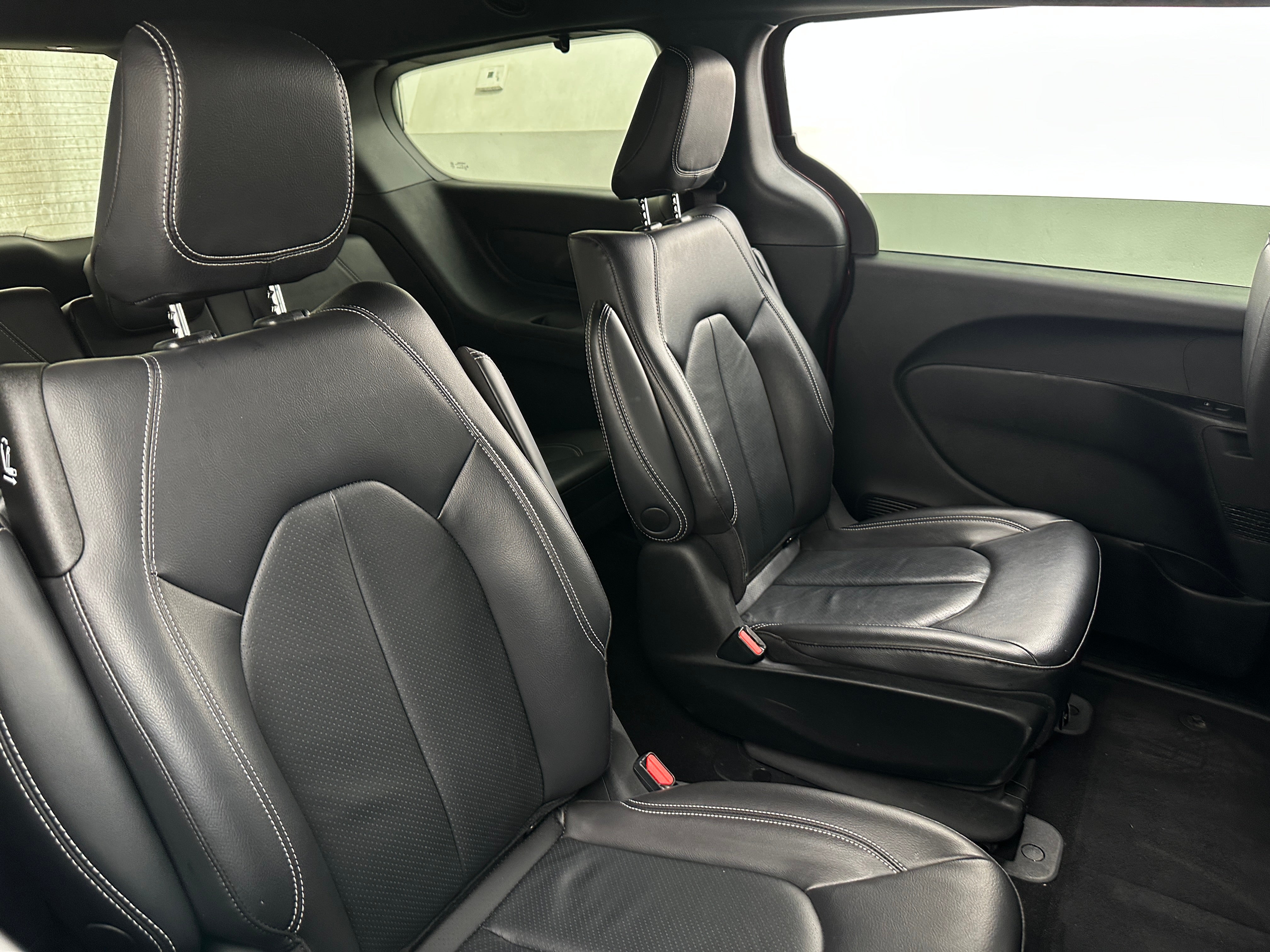 2022 Chrysler Pacifica Hybrid Touring L 5