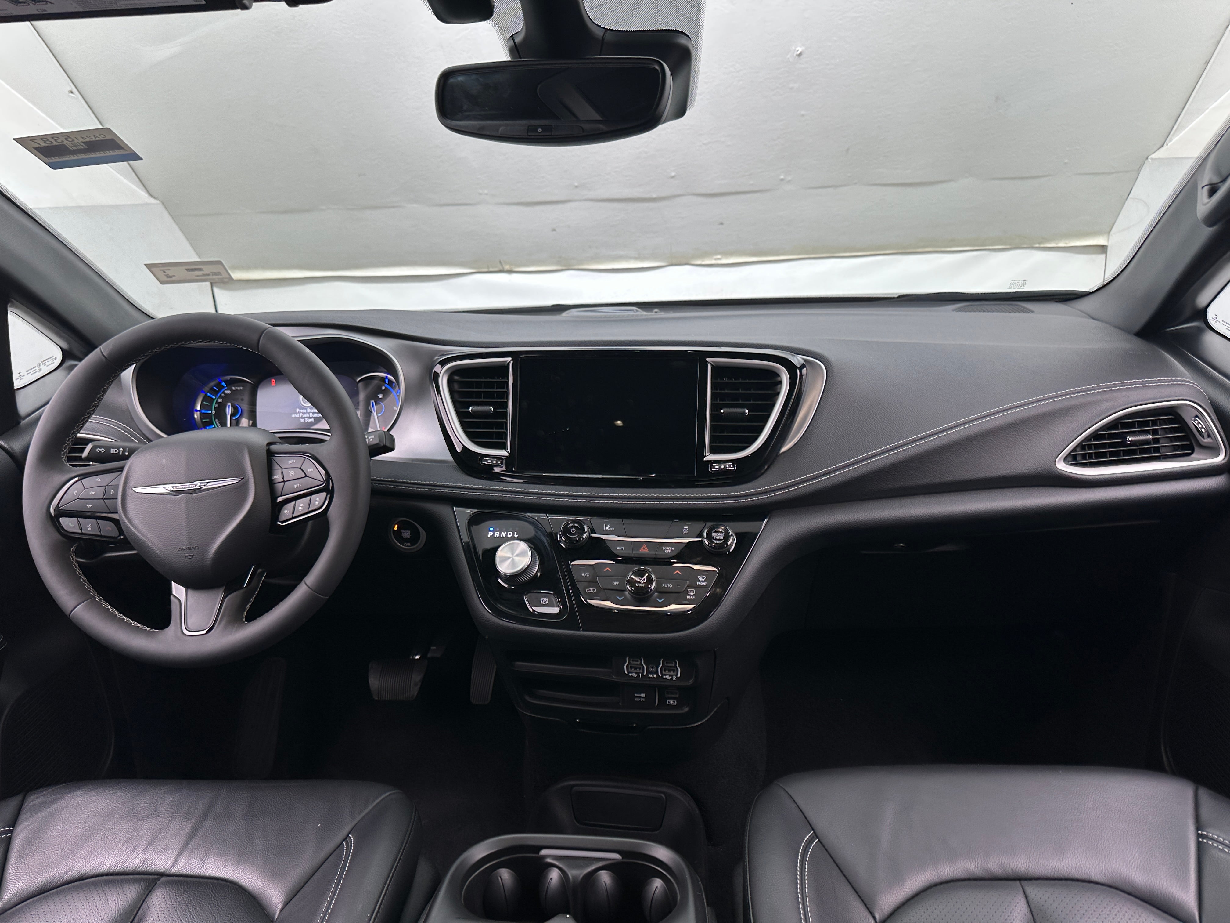 2022 Chrysler Pacifica Hybrid Touring L 2