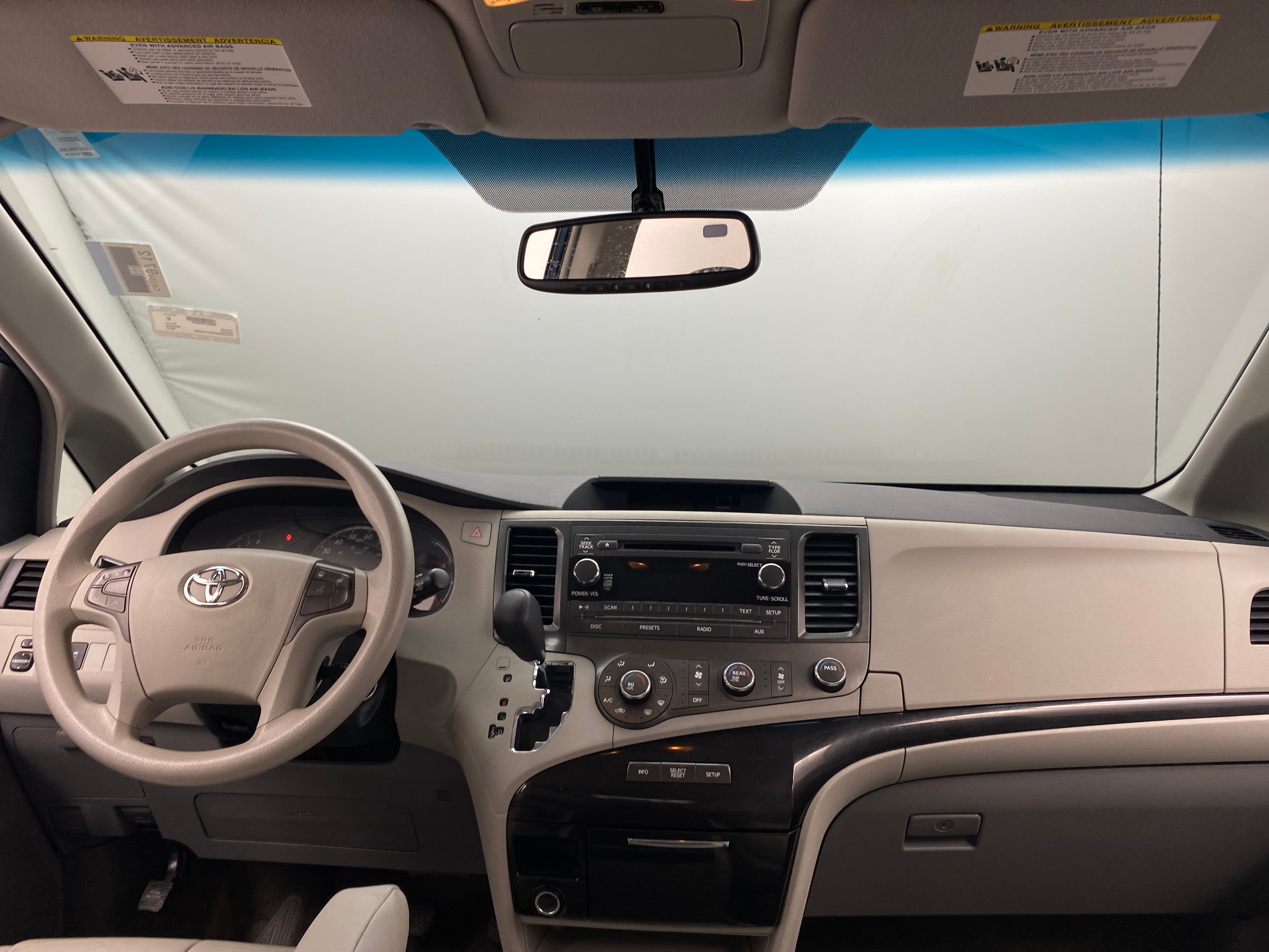2012 Toyota Sienna LE 3