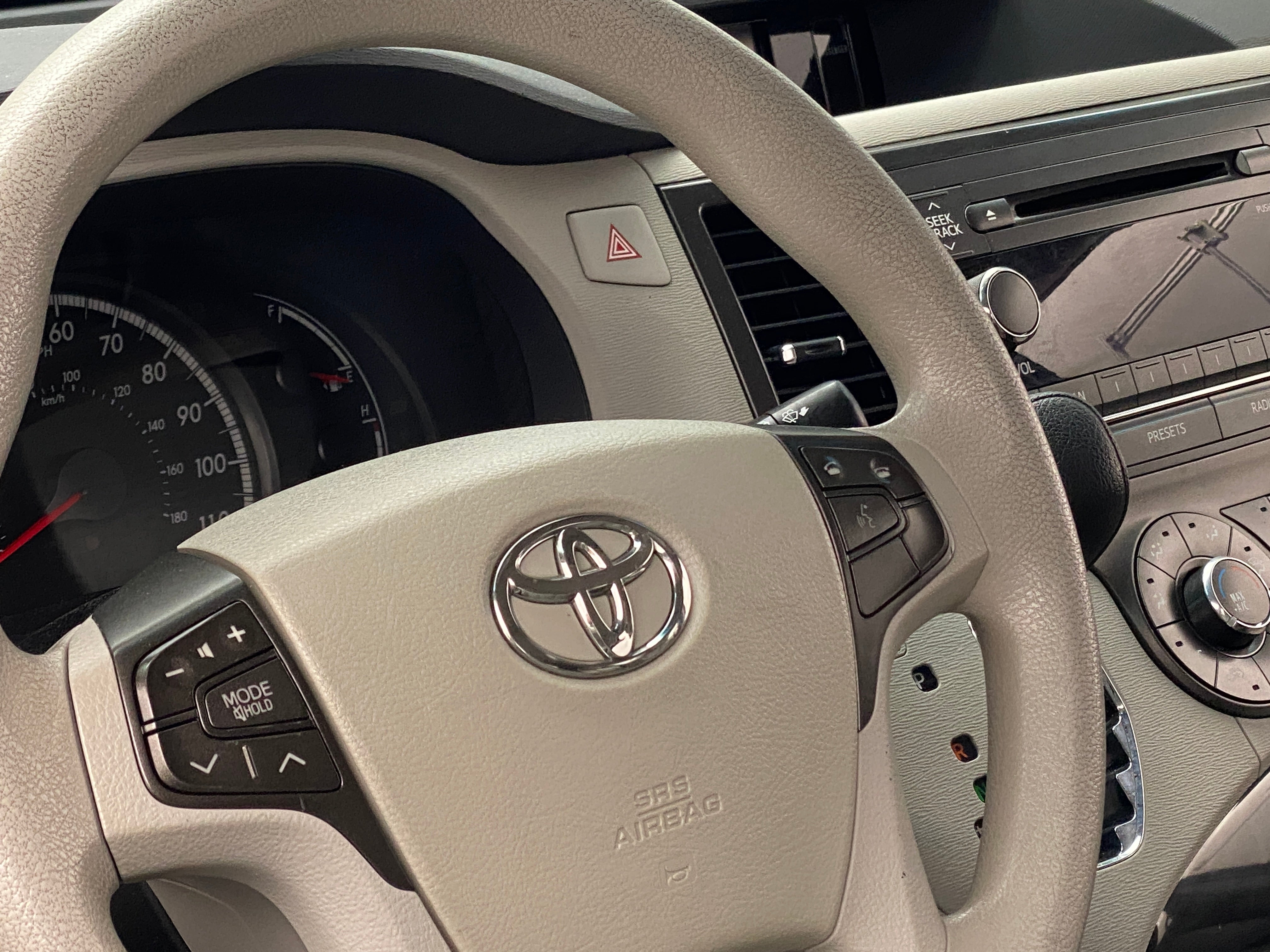 2012 Toyota Sienna LE 5