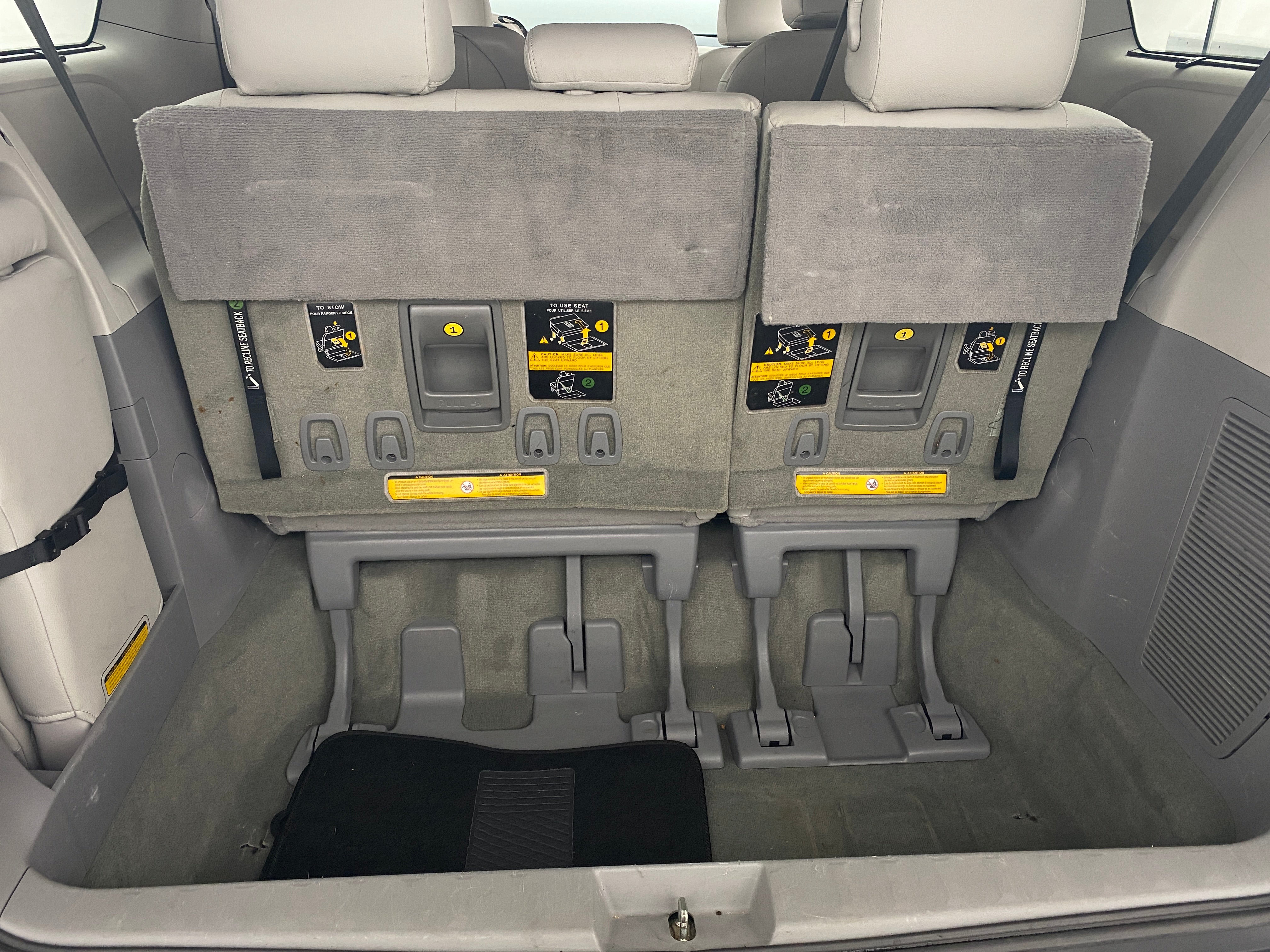 2012 Toyota Sienna LE 7