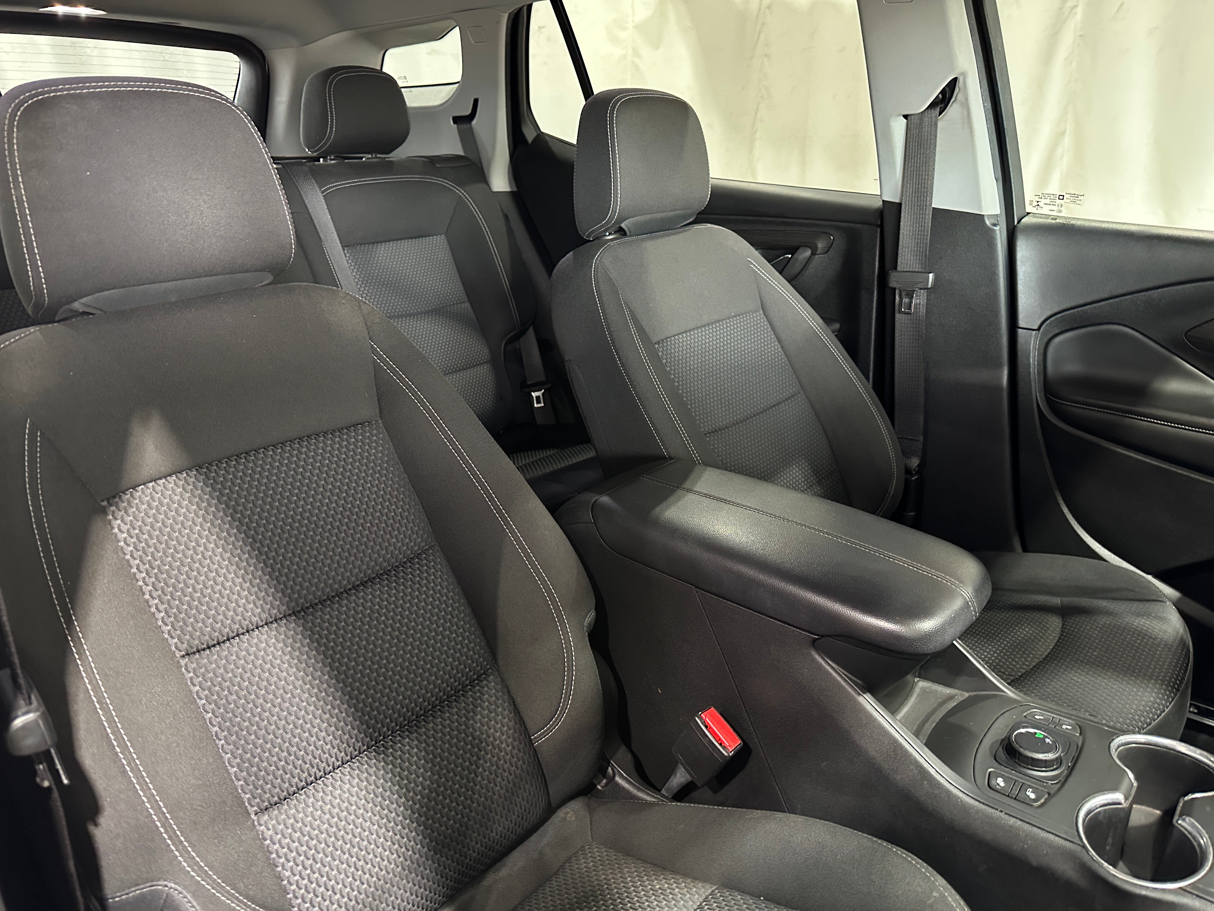 2022 GMC Terrain SLE 2