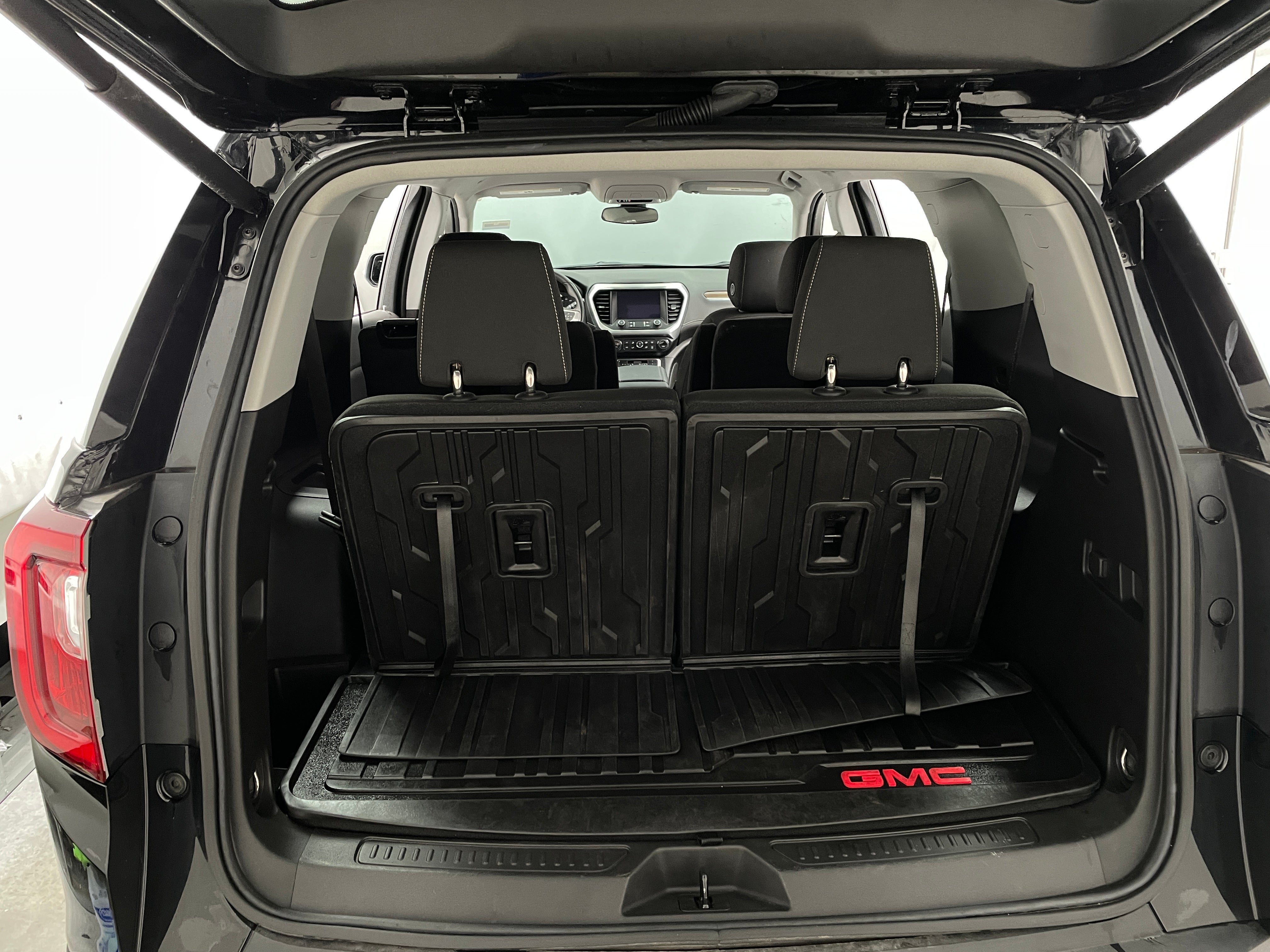 2023 GMC Acadia SLE 7