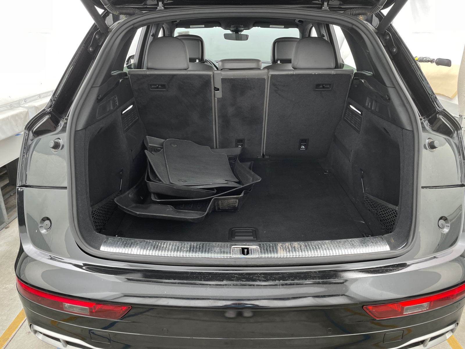 Thumbnail: 2018 Audi SQ5 - 6