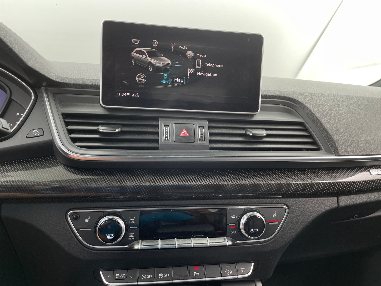 Thumbnail: 2018 Audi SQ5 - 3