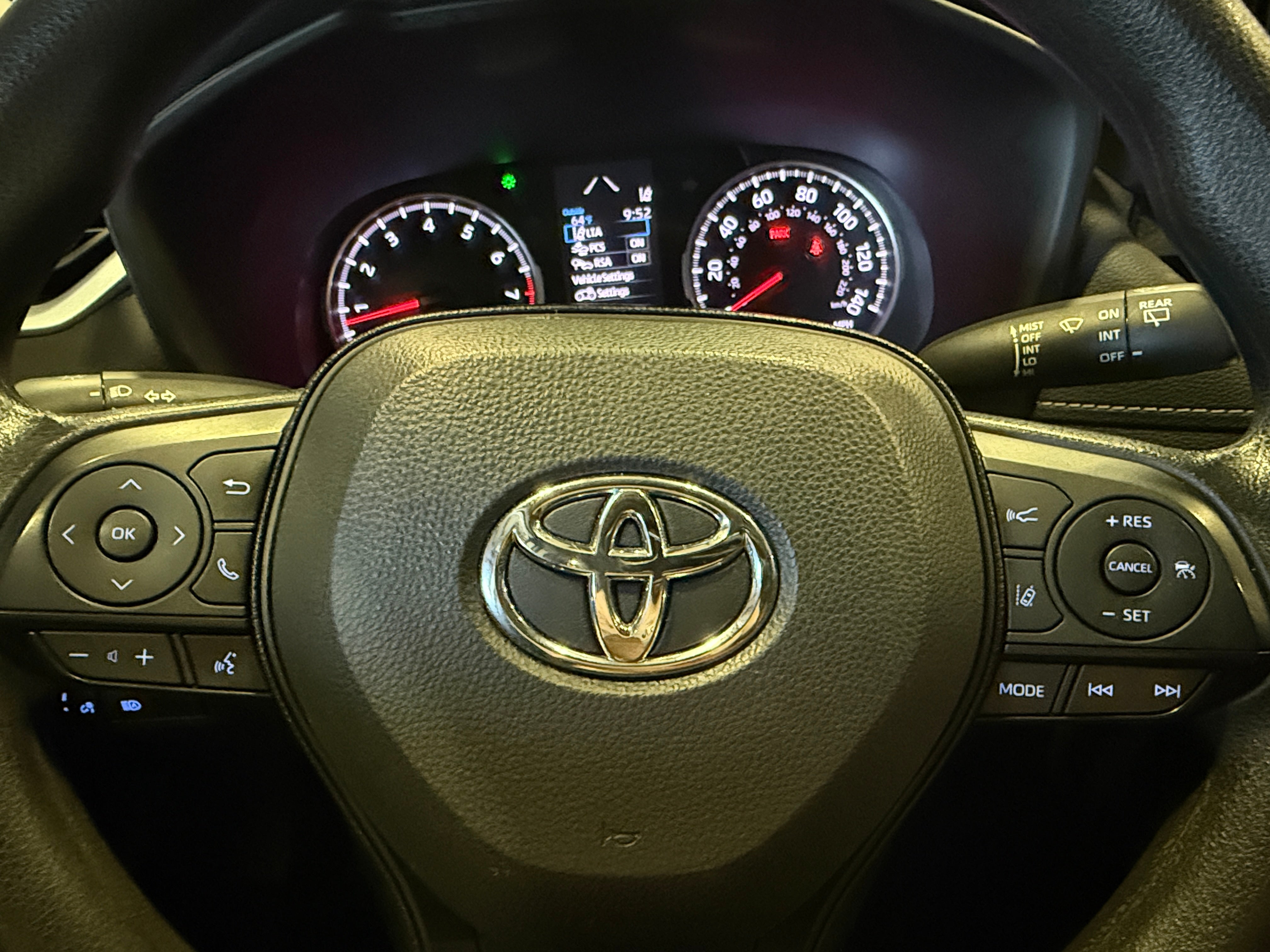 2021 Toyota RAV4 LE 5