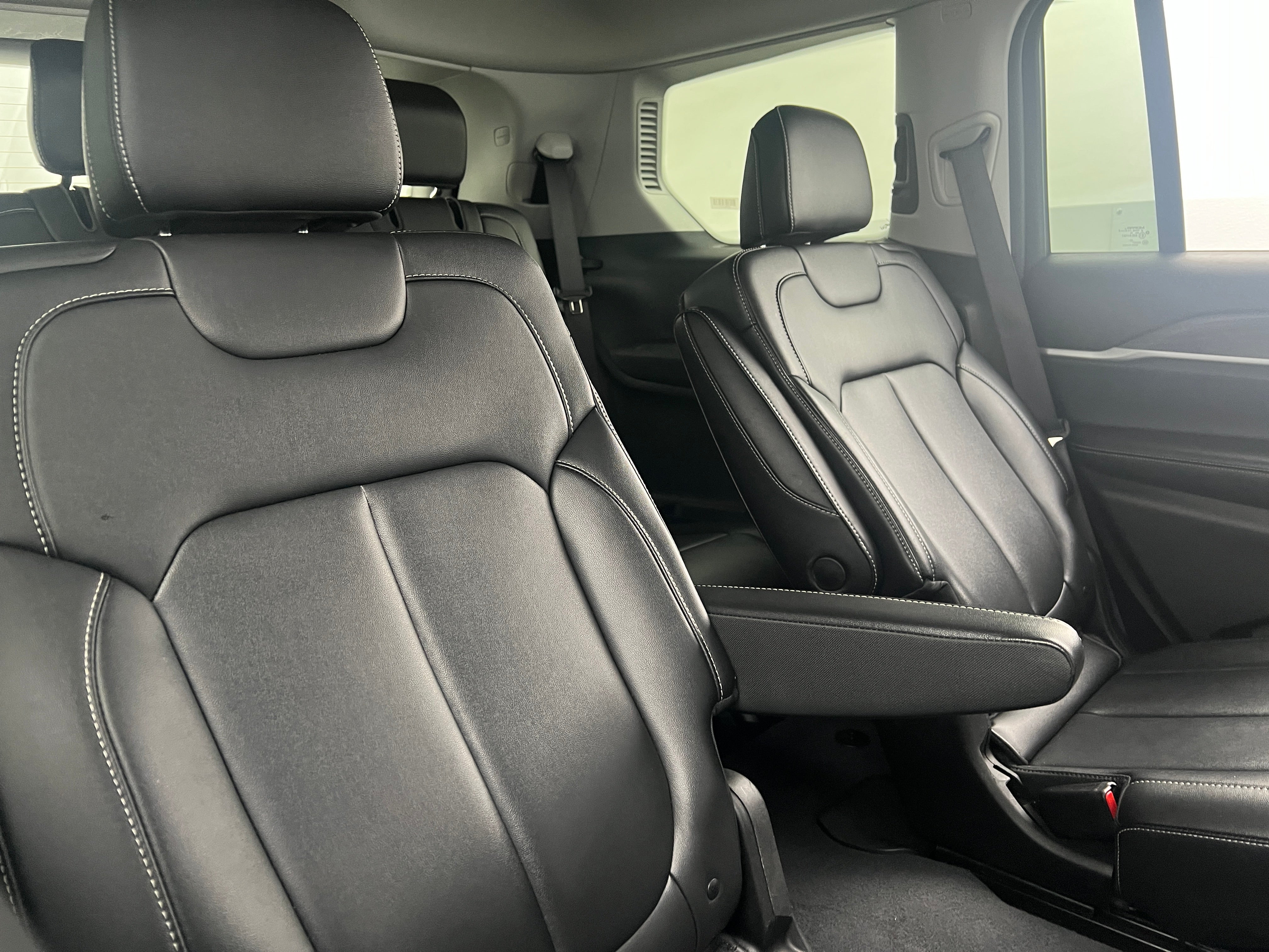 2023 Jeep Grand Cherokee L Limited Edition 5