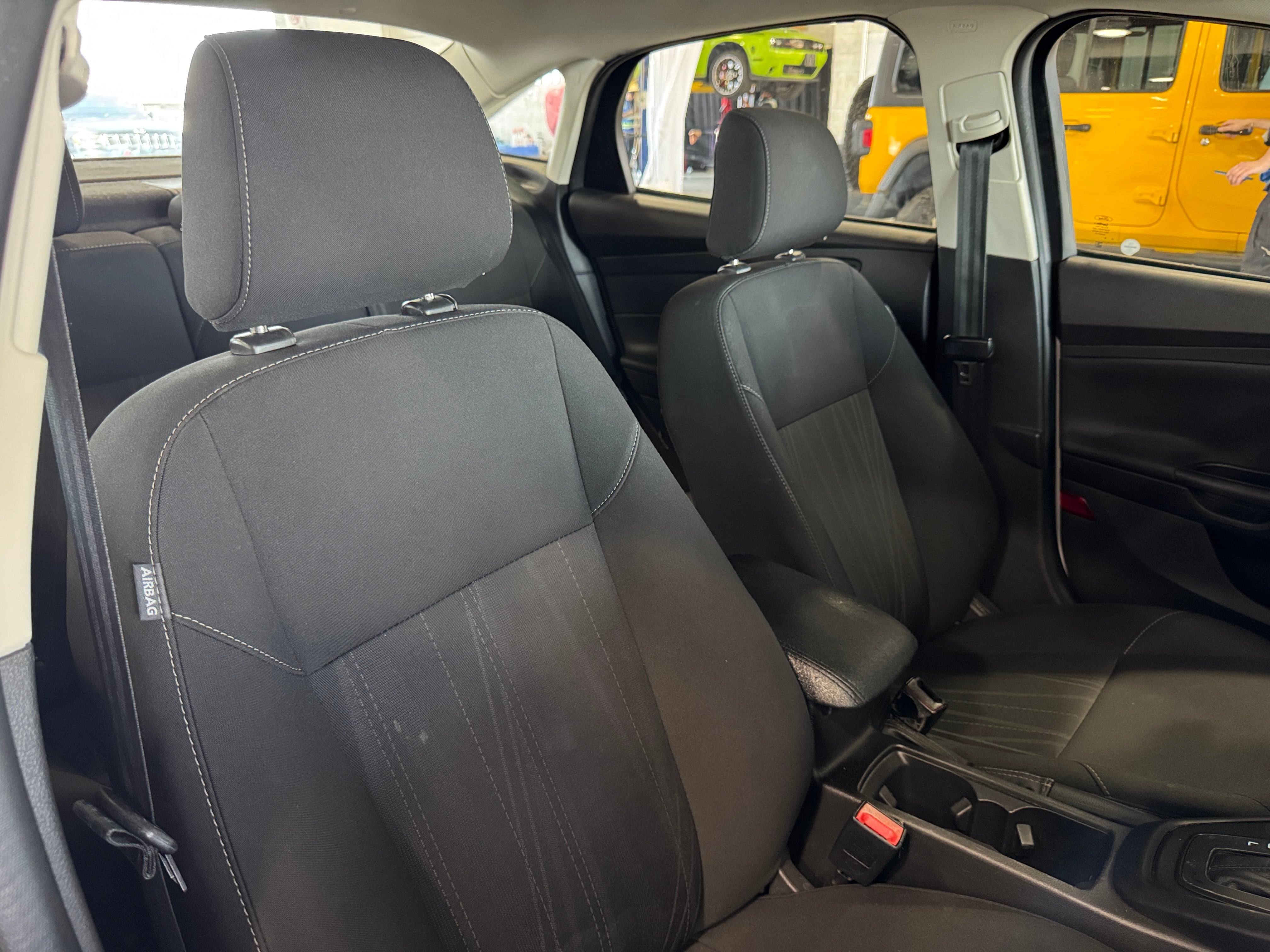 2018 Ford Focus SE 2
