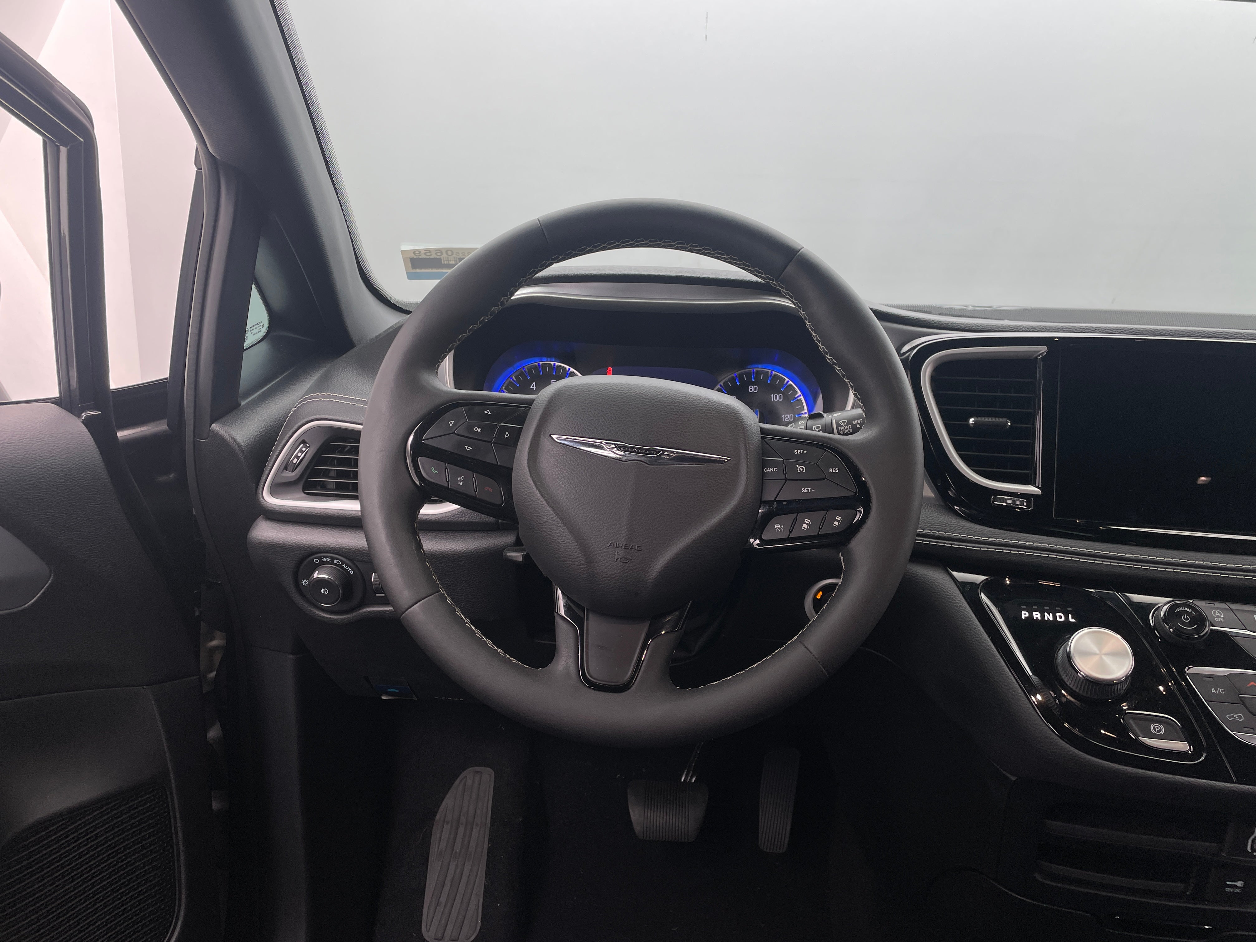 2022 Chrysler Pacifica Touring L 4