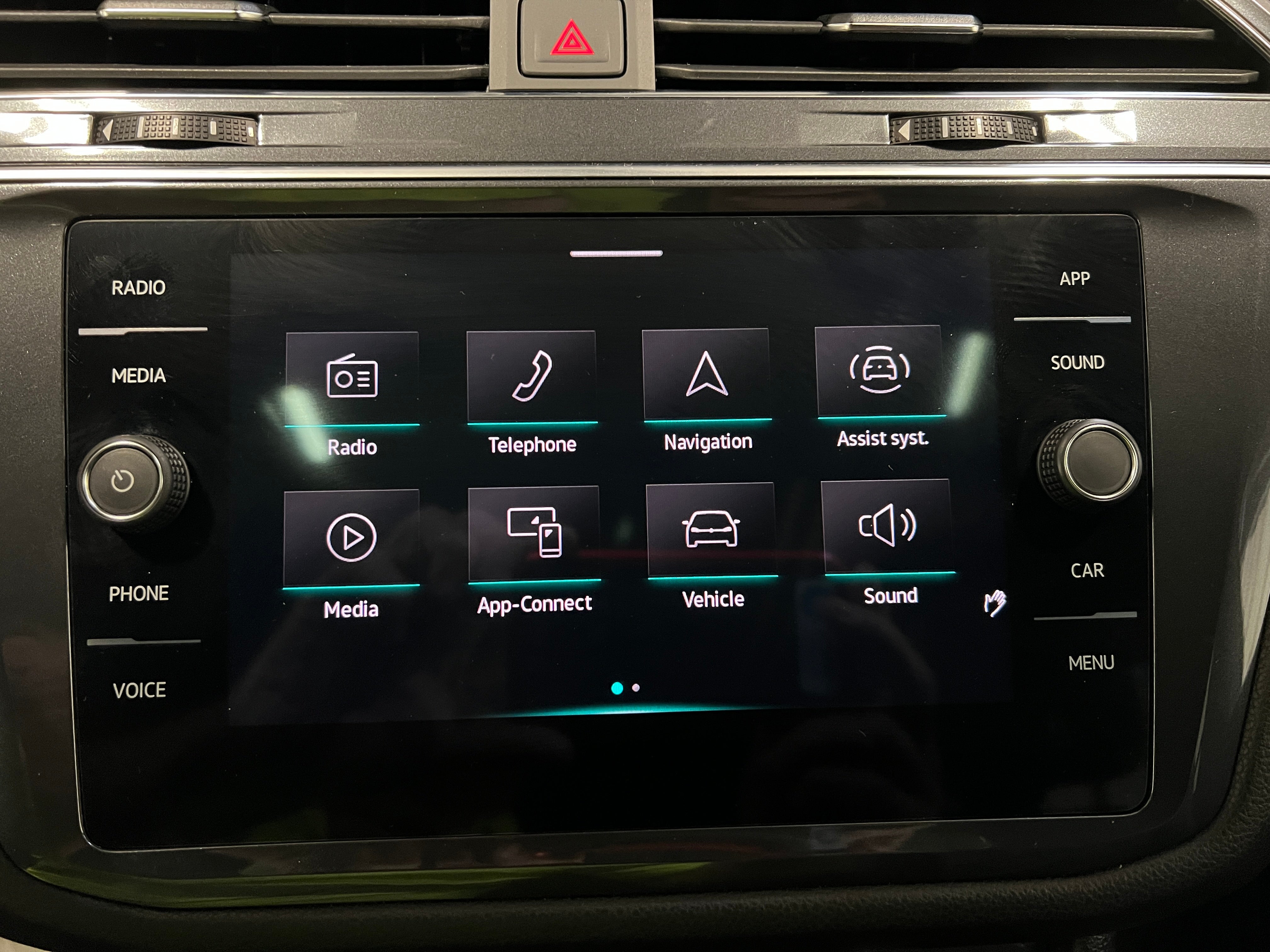 2023 Volkswagen Tiguan SE R-Line Black 3
