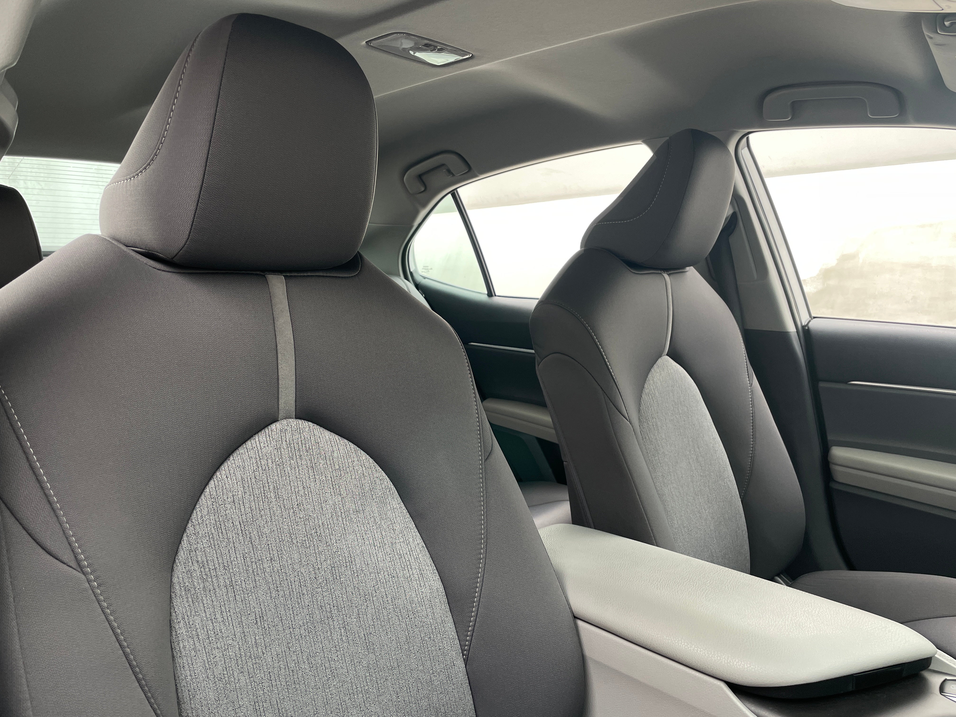 2022 Toyota Camry LE 2