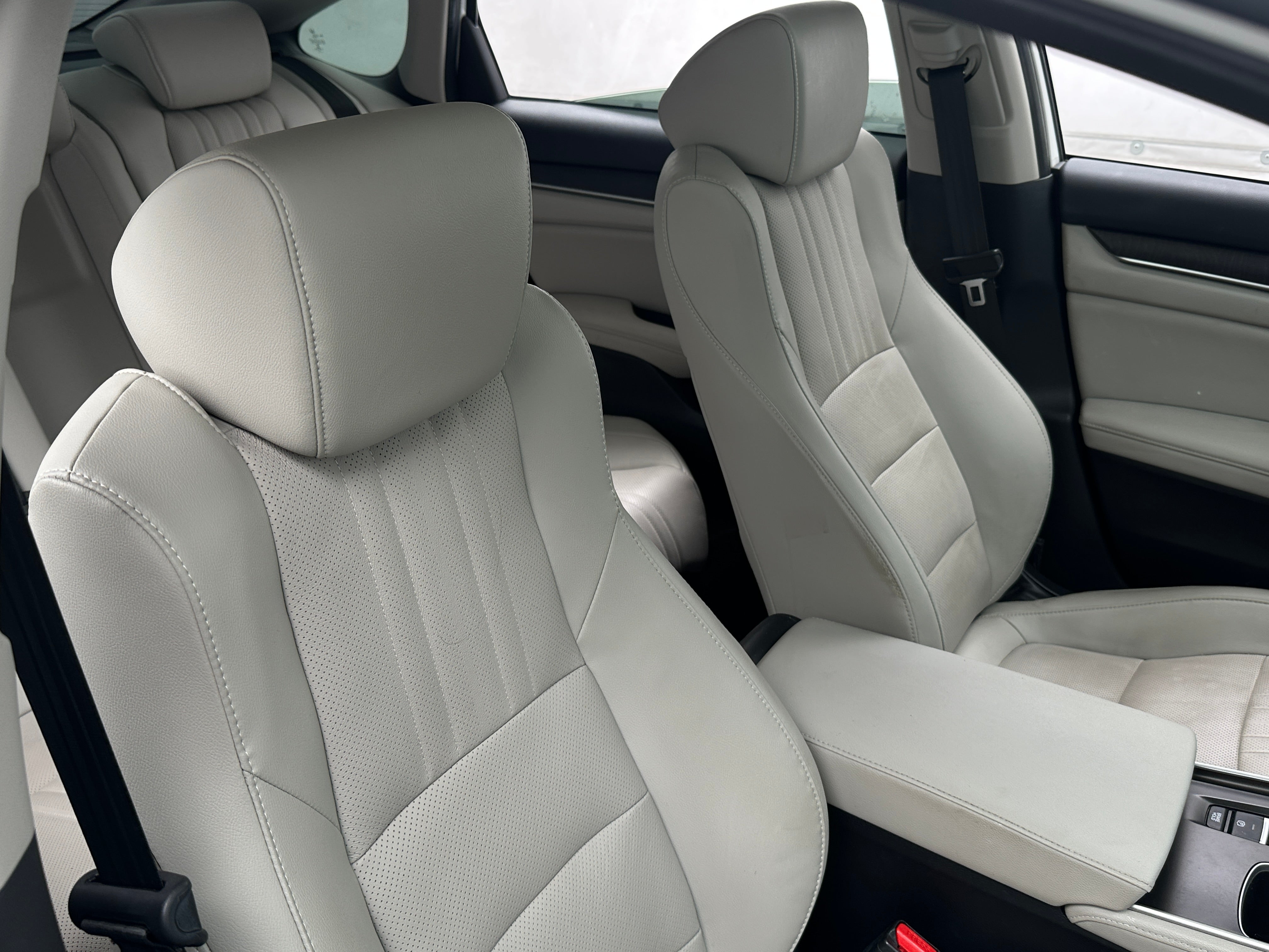2018 Honda Accord Touring 2