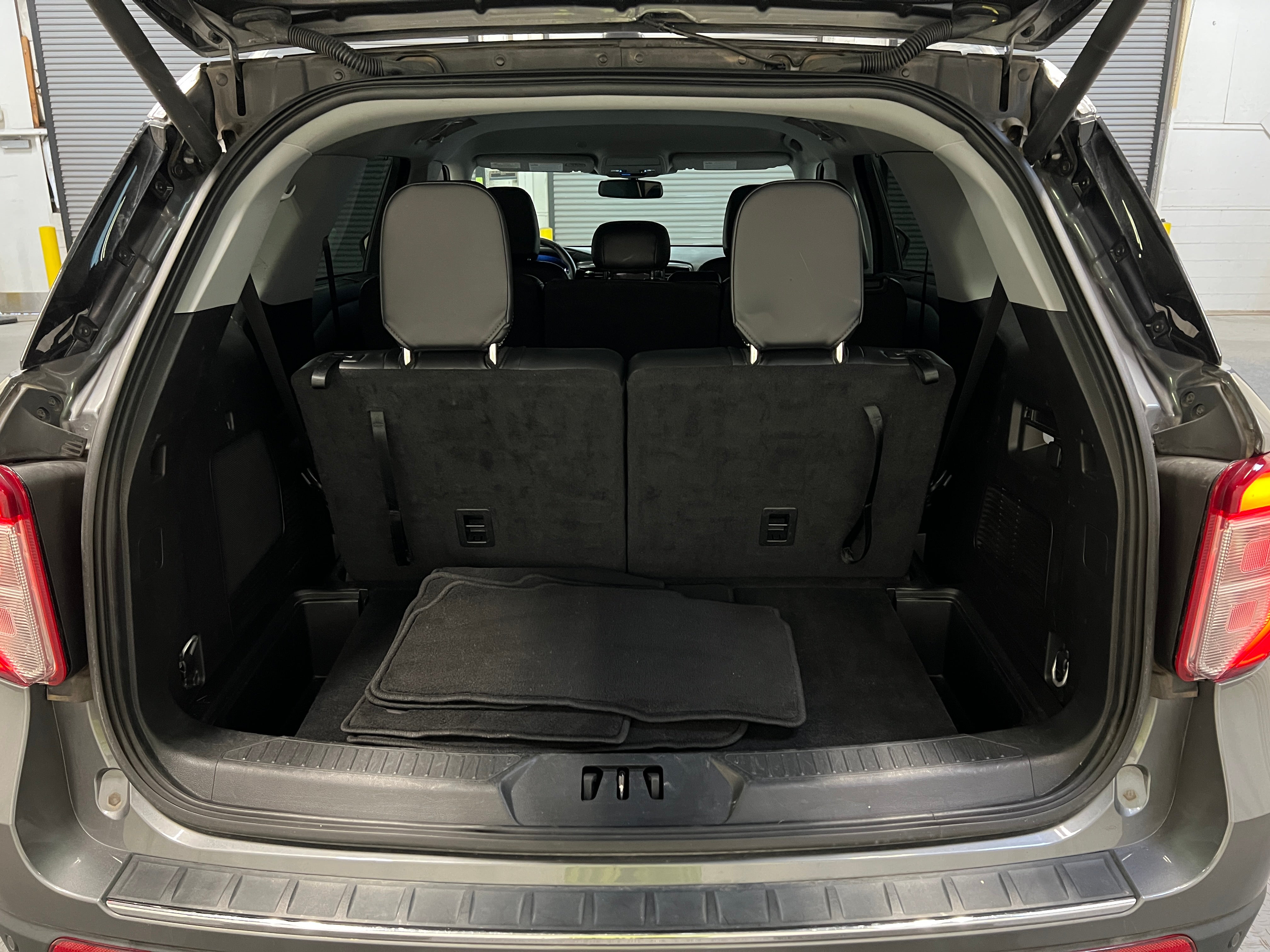 2023 Ford Explorer Limited 6