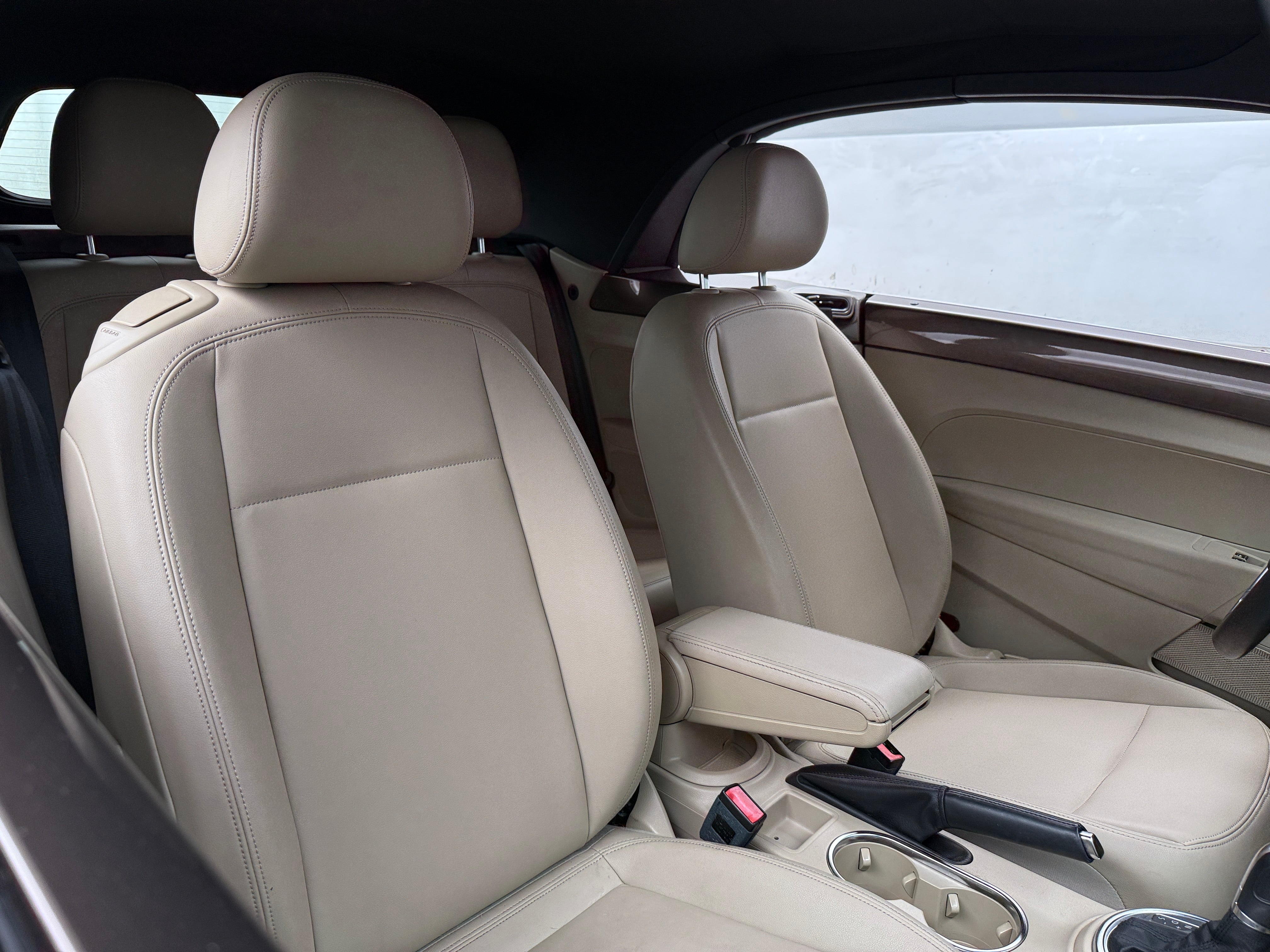 2013 Volkswagen Beetle 70s Edition 2