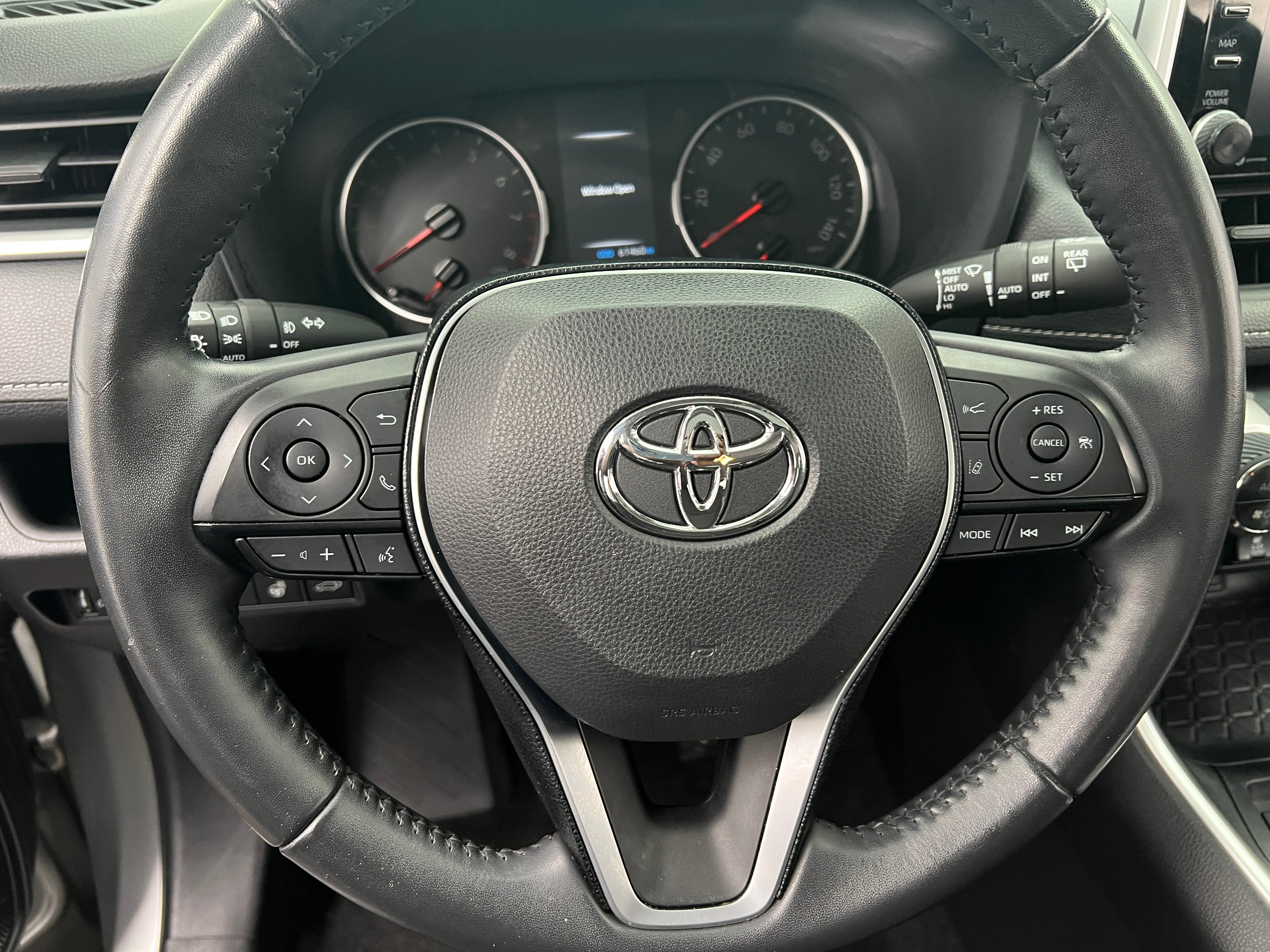 2020 Toyota RAV4 XLE 5