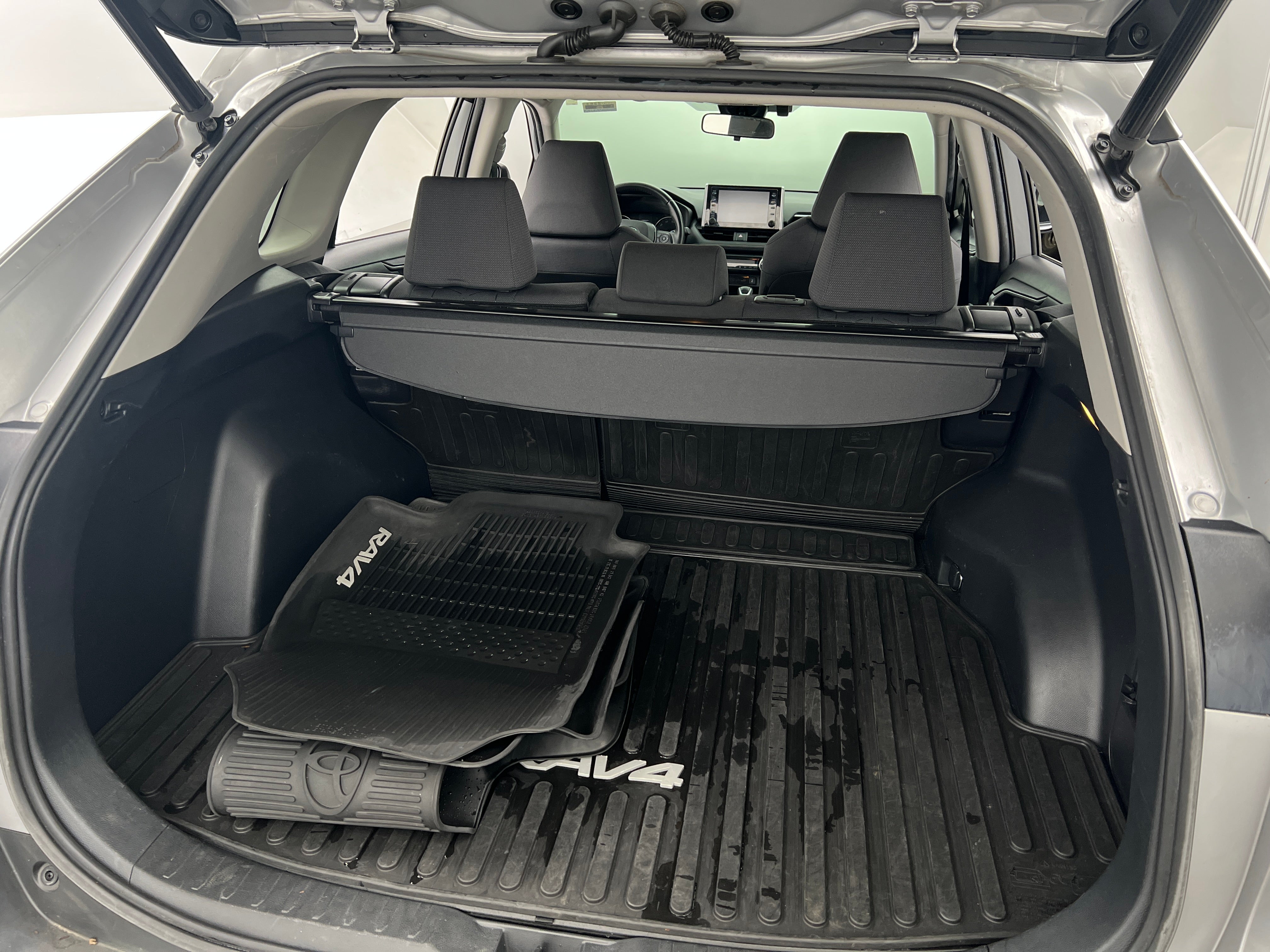 2020 Toyota RAV4 XLE 7