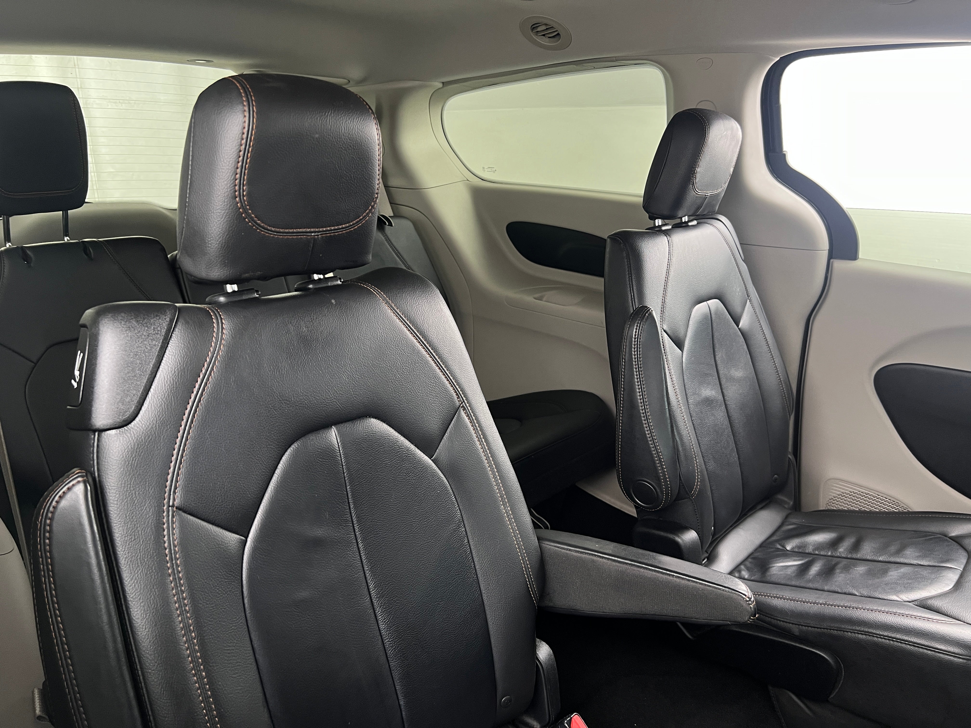 2017 Chrysler Pacifica Touring L 5