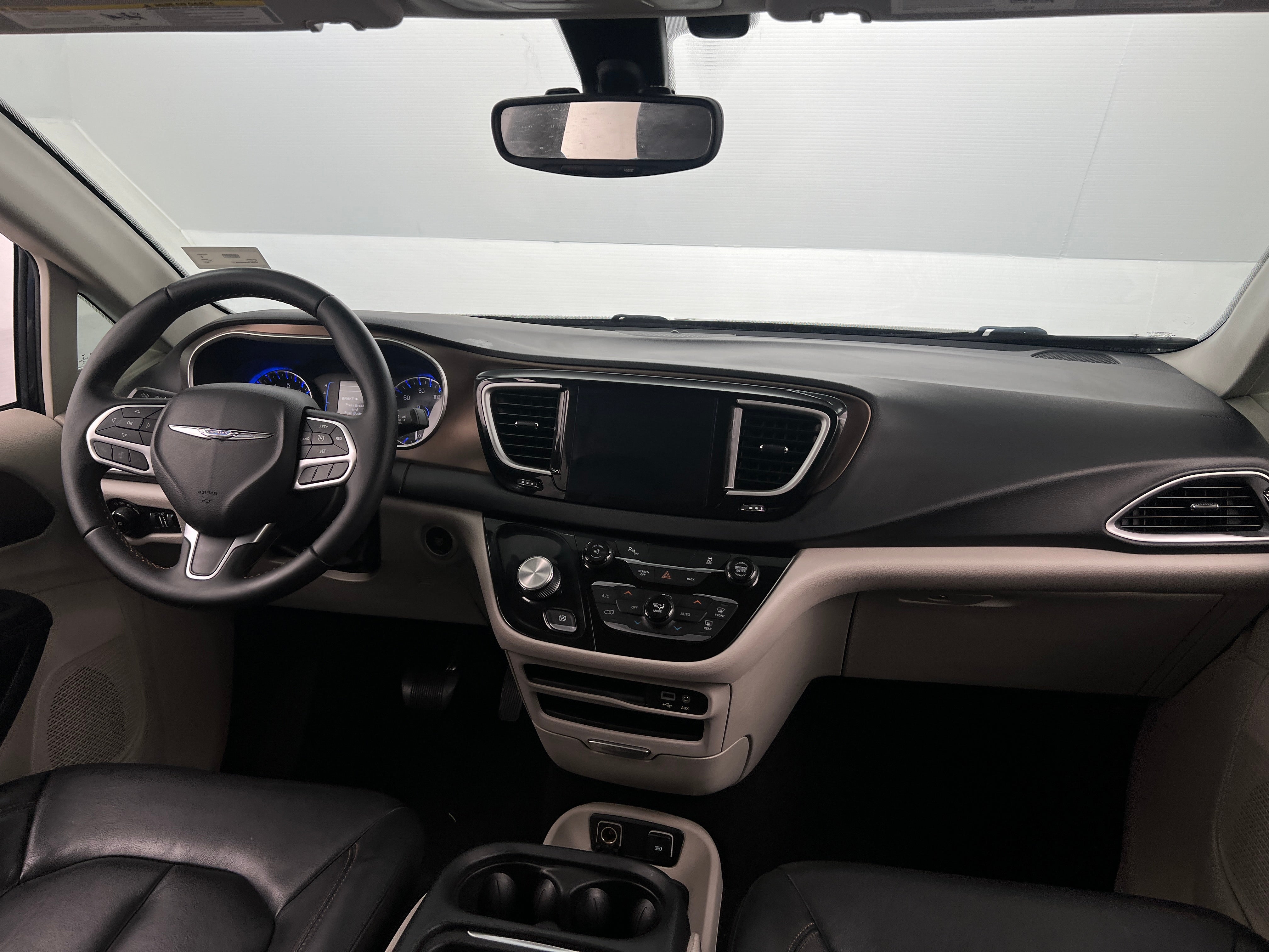 2017 Chrysler Pacifica Touring L 2