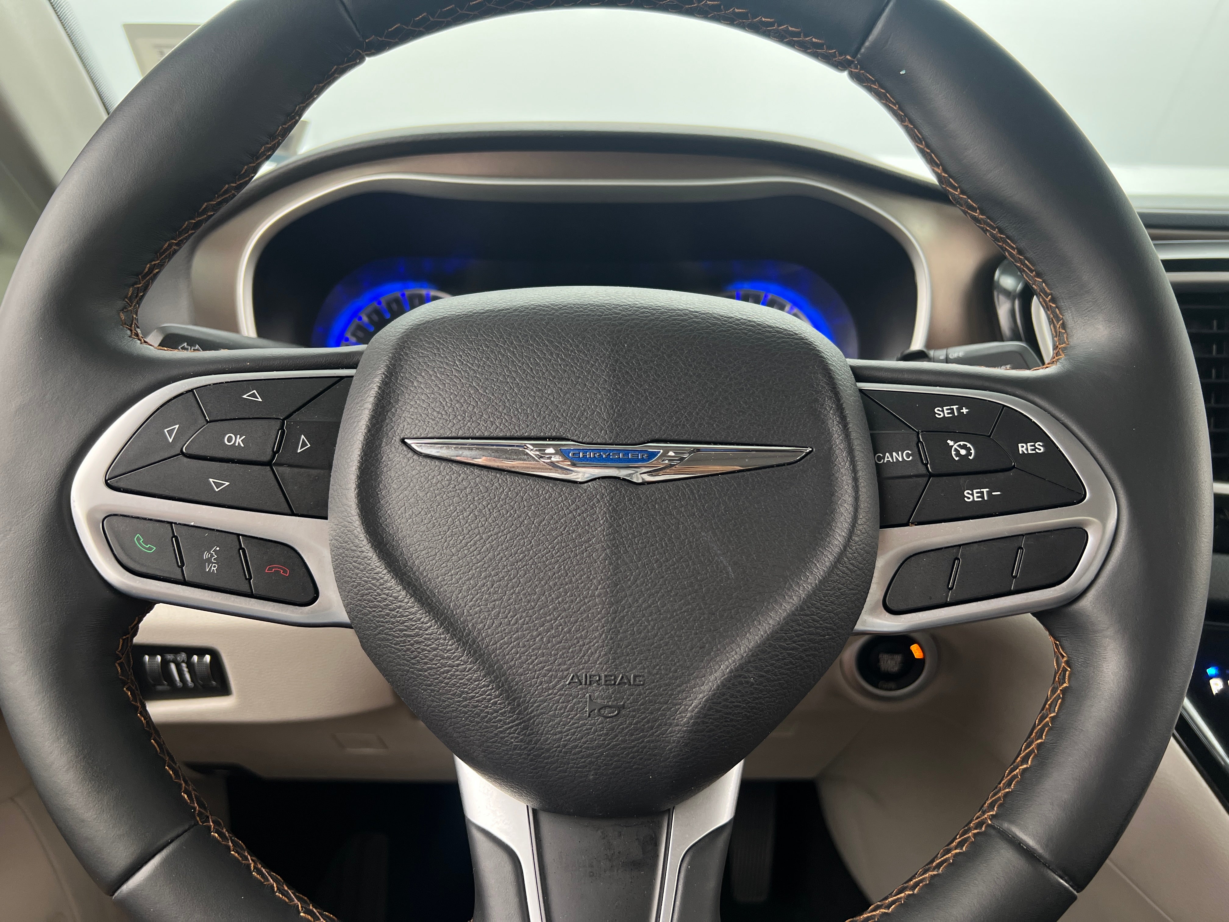 2017 Chrysler Pacifica Touring L 4