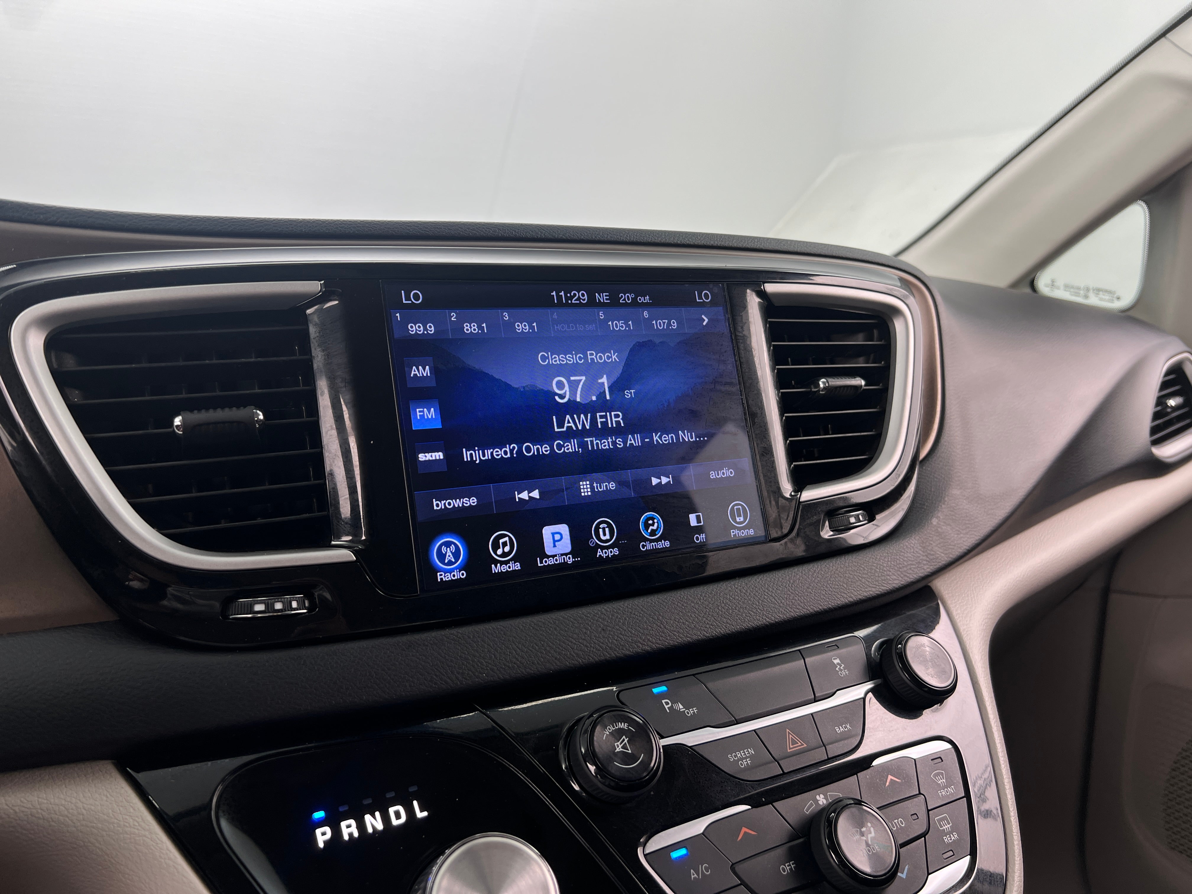 2017 Chrysler Pacifica Touring L 3