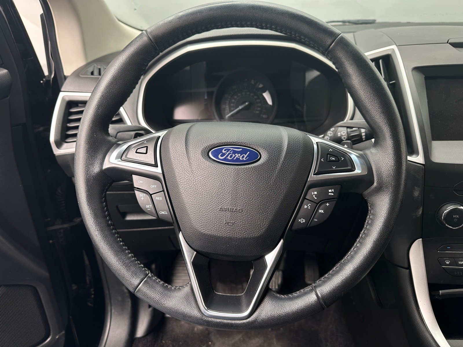 Thumbnail: 2017 Ford Edge - 4