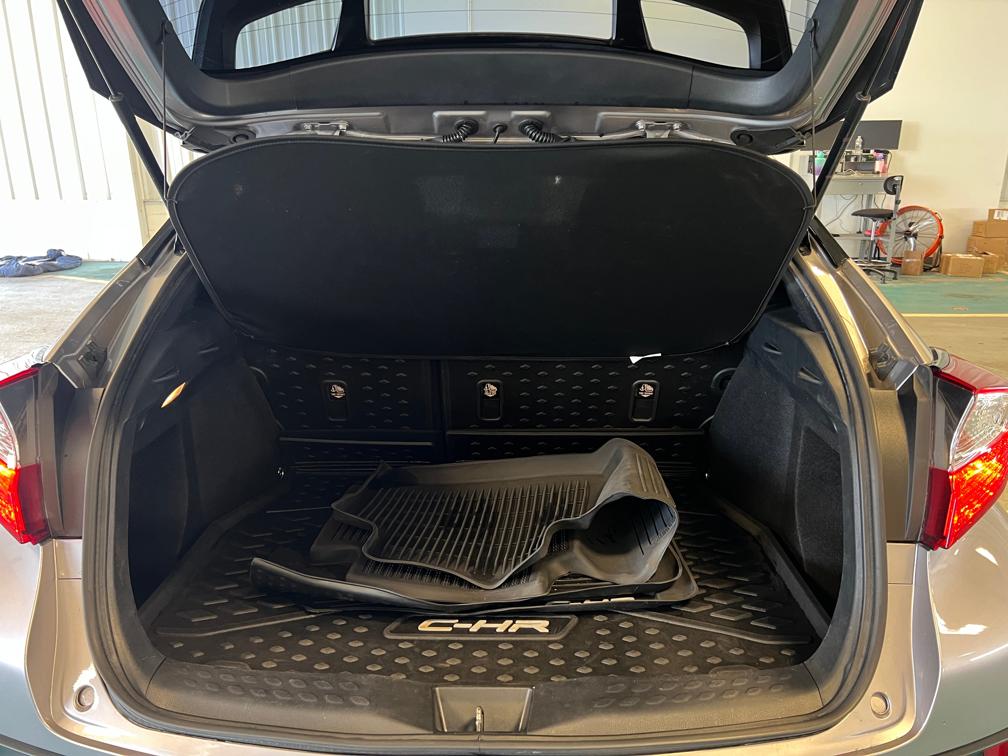 2020 Toyota C-HR XLE 7