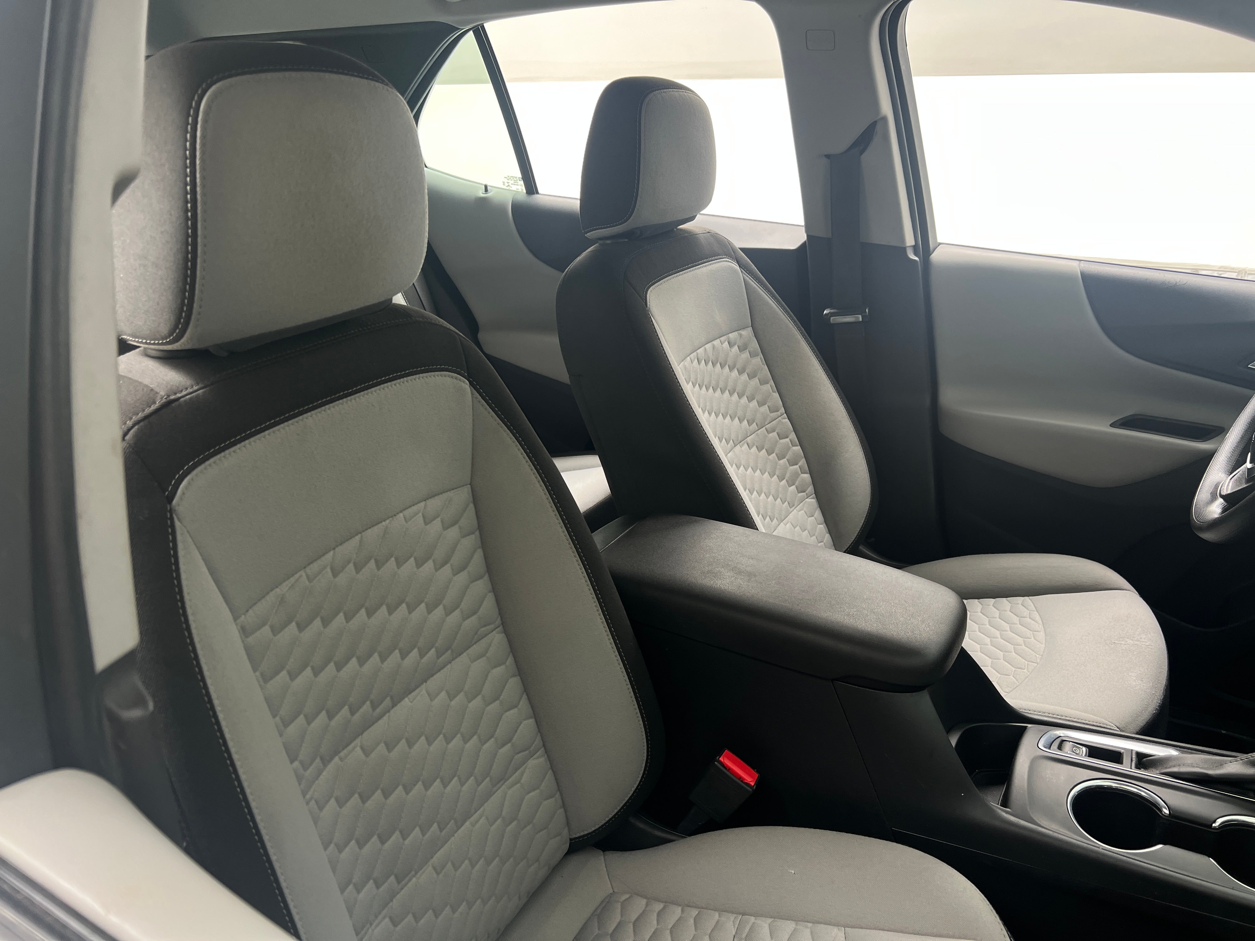 2020 Chevrolet Equinox LS 2