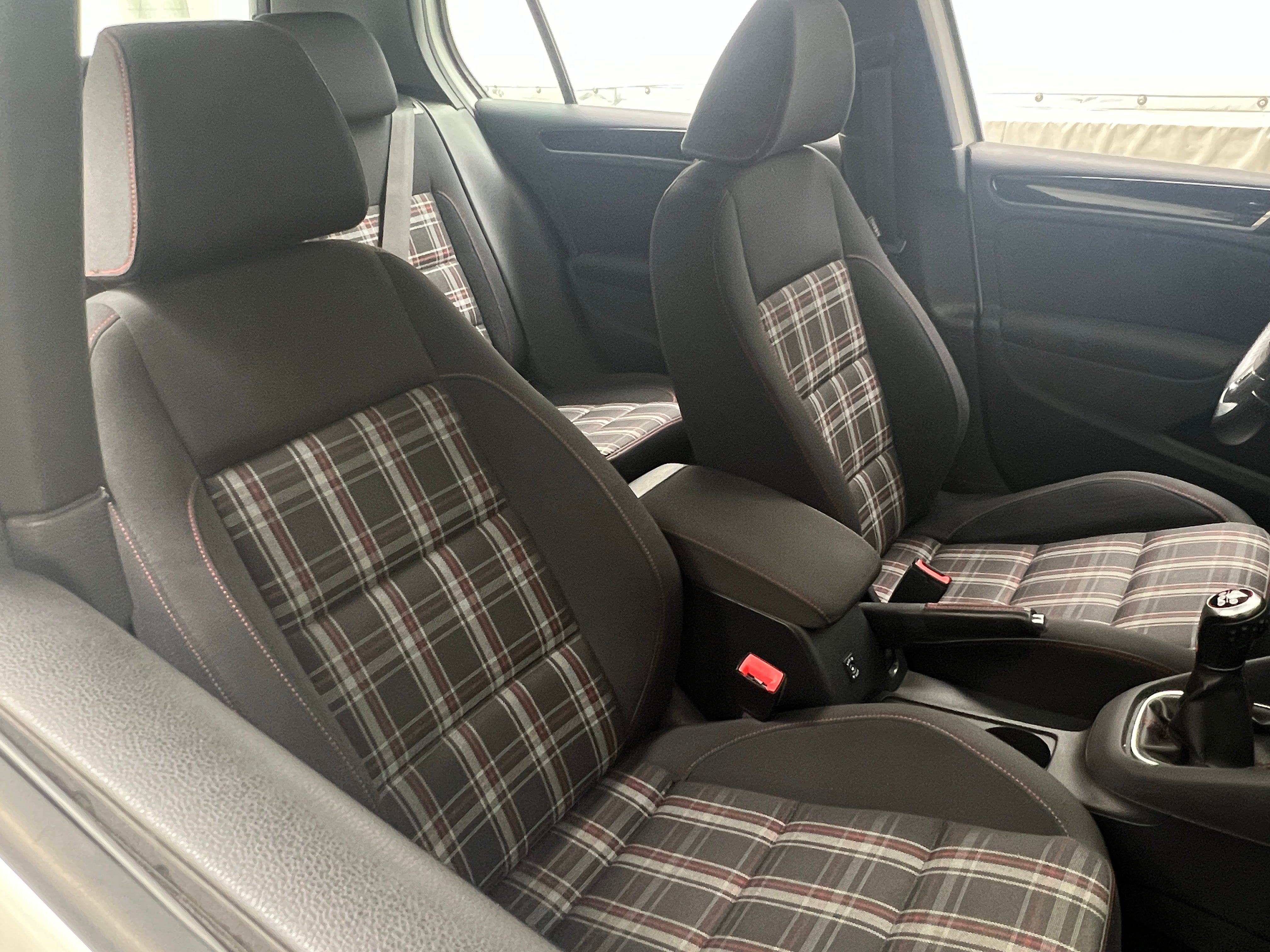 2013 Volkswagen Golf GTI 2