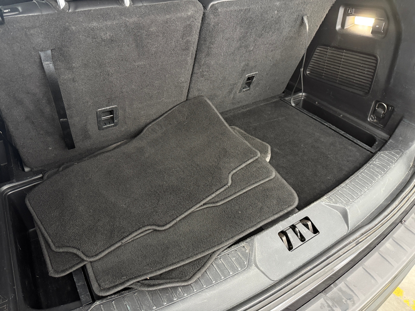 Thumbnail: 2020 Ford Explorer - 7