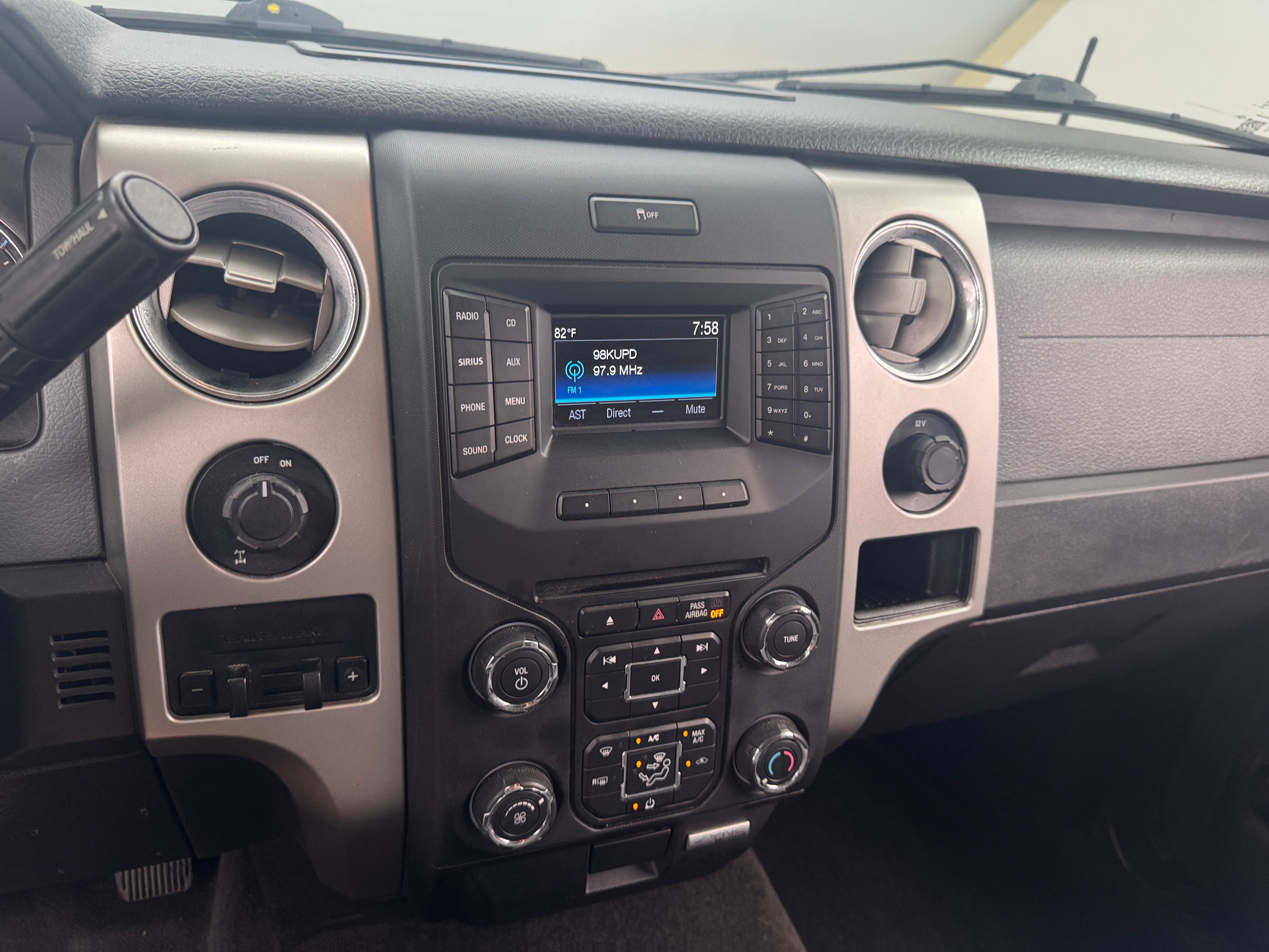 2014 Ford Econoline E-150 4