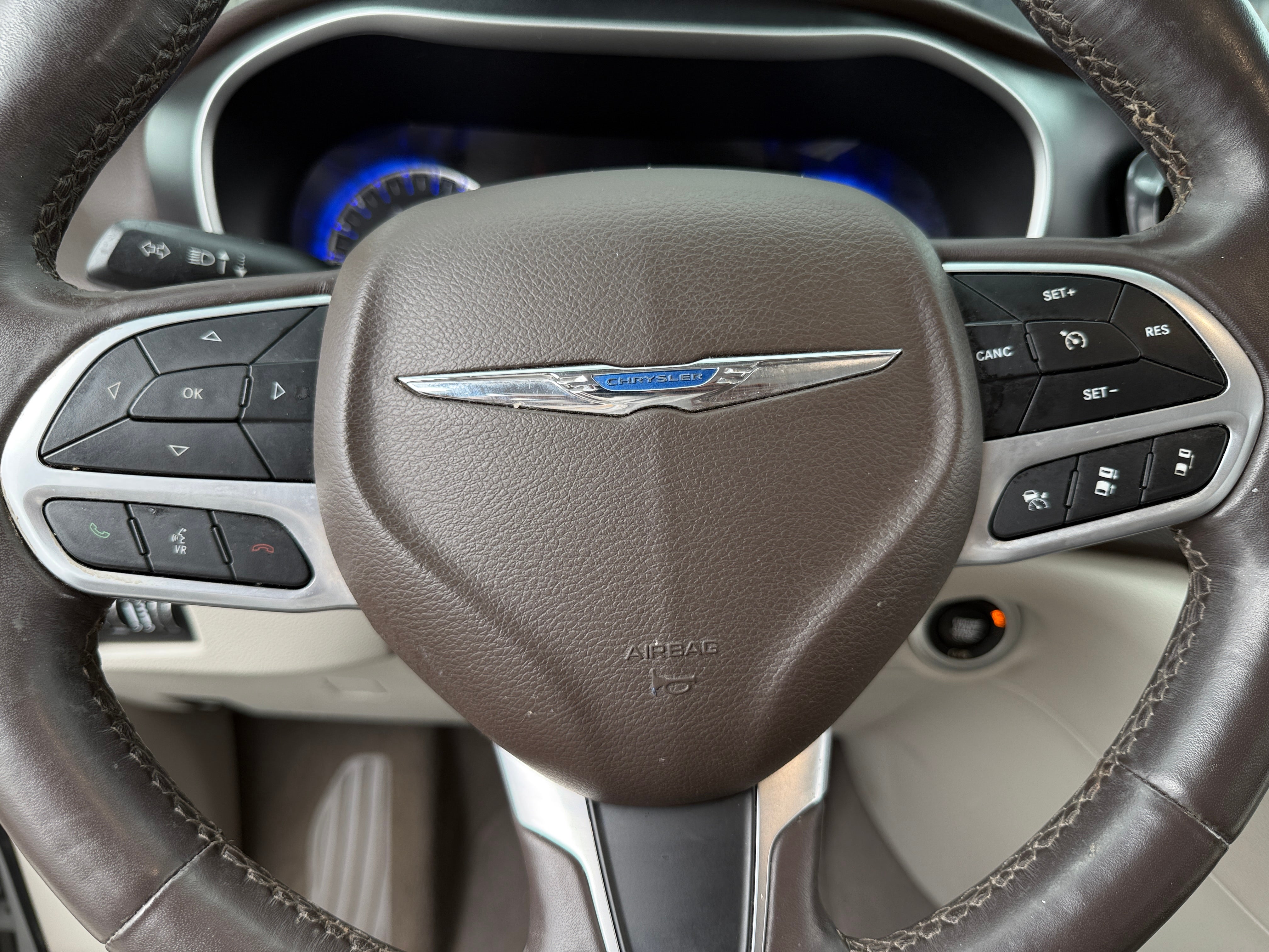 2020 Chrysler Pacifica  4