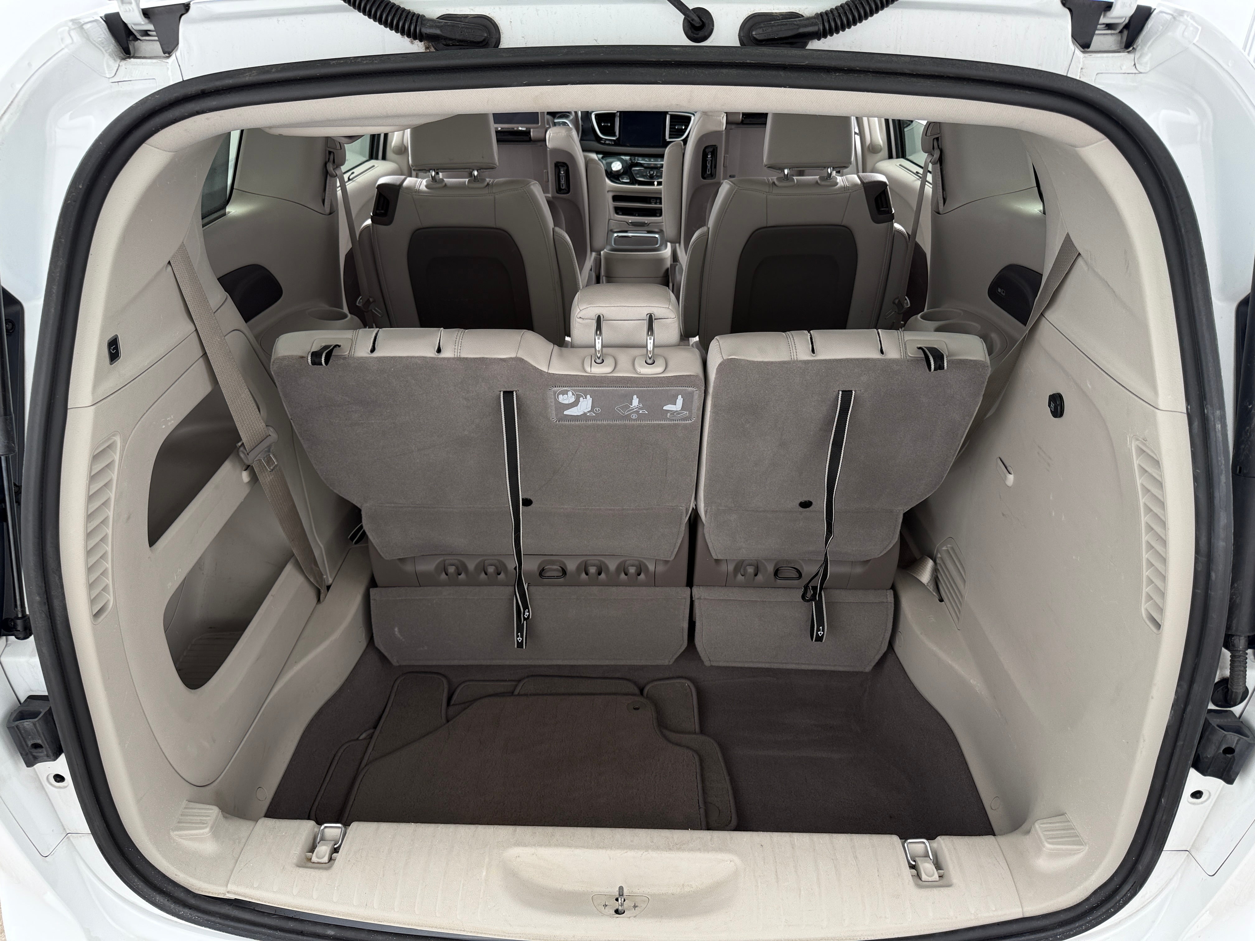 2020 Chrysler Pacifica  6