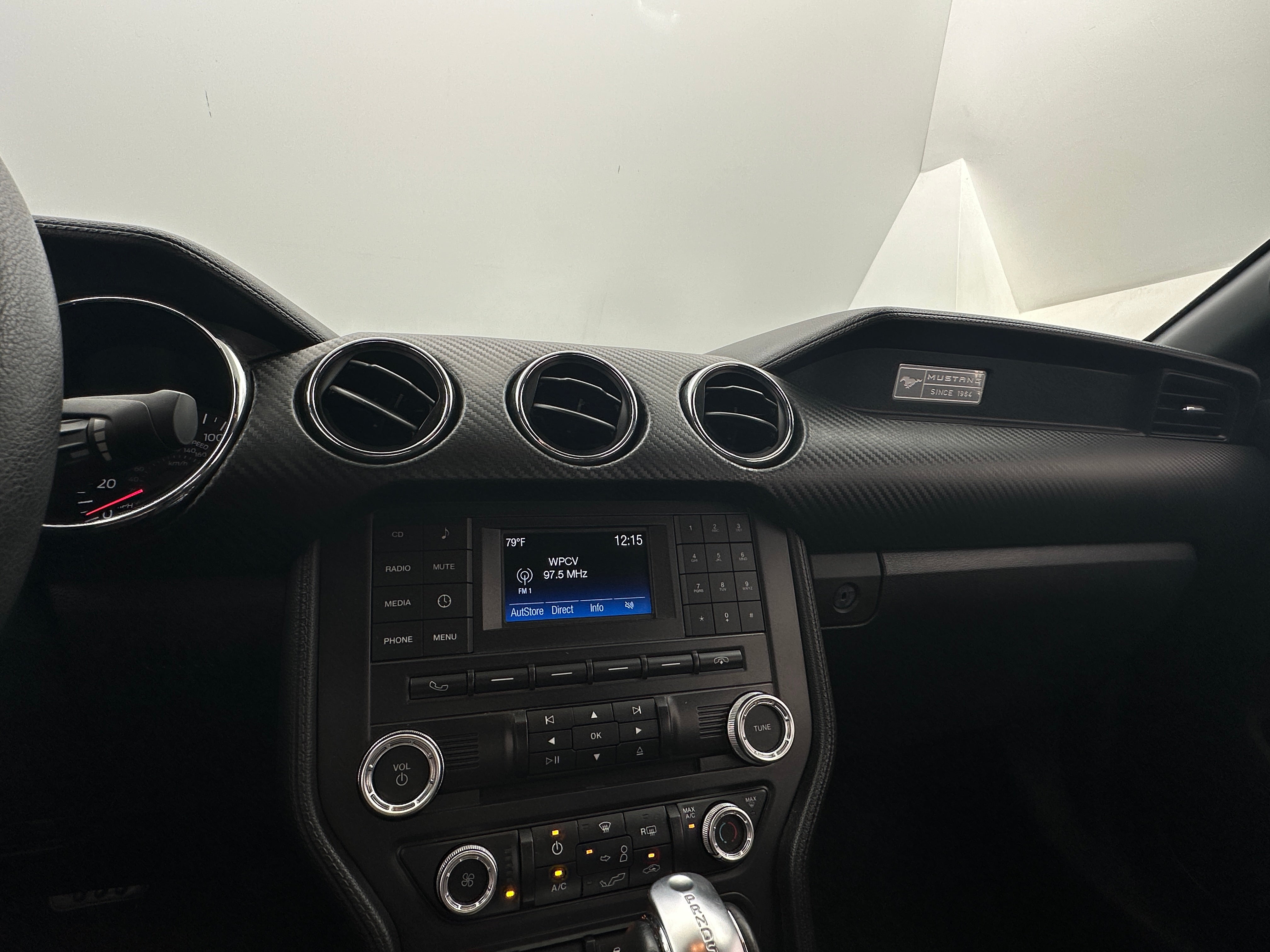 2015 Ford Mustang V6 4