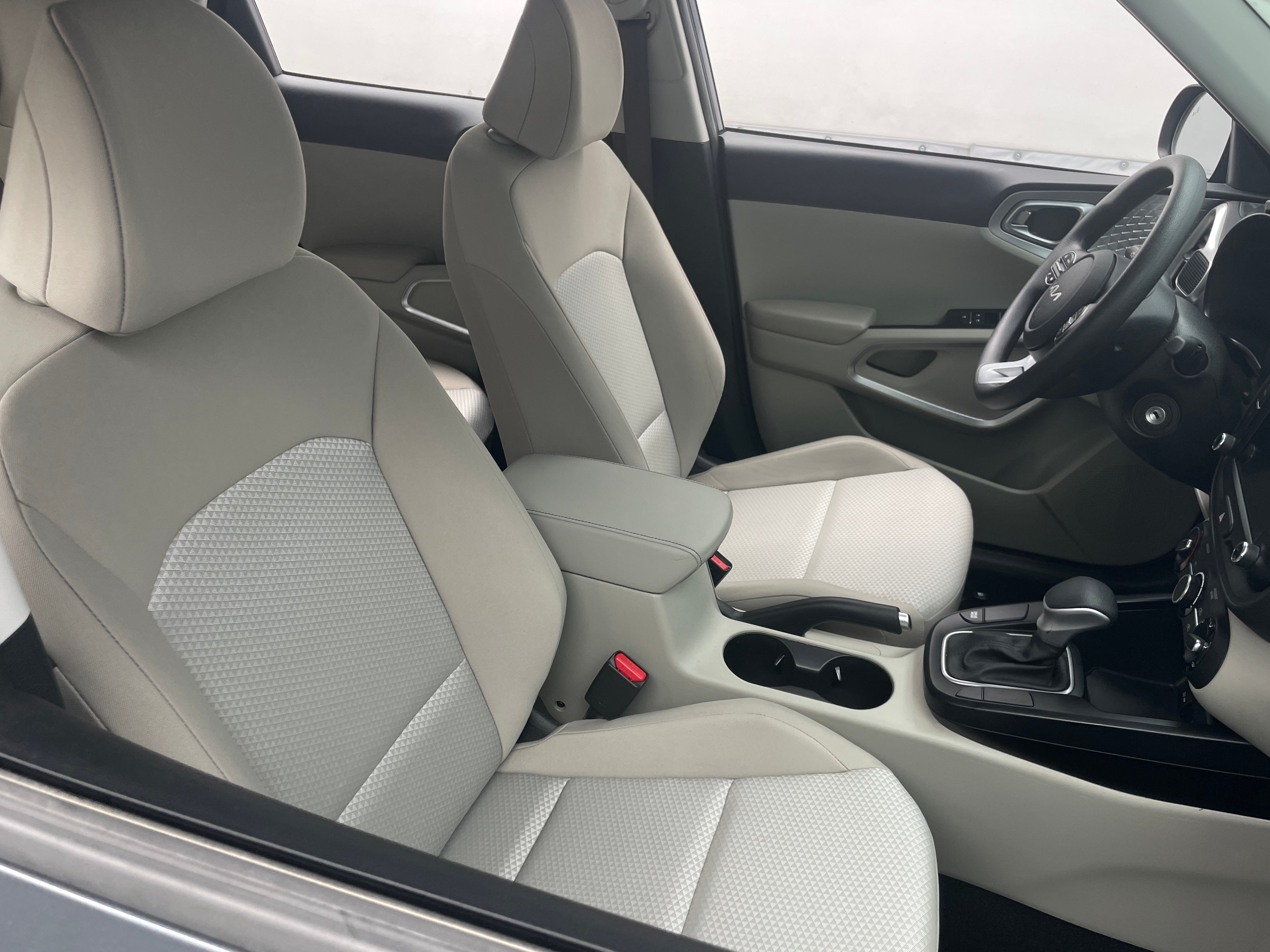 2023 Kia Soul LX 2