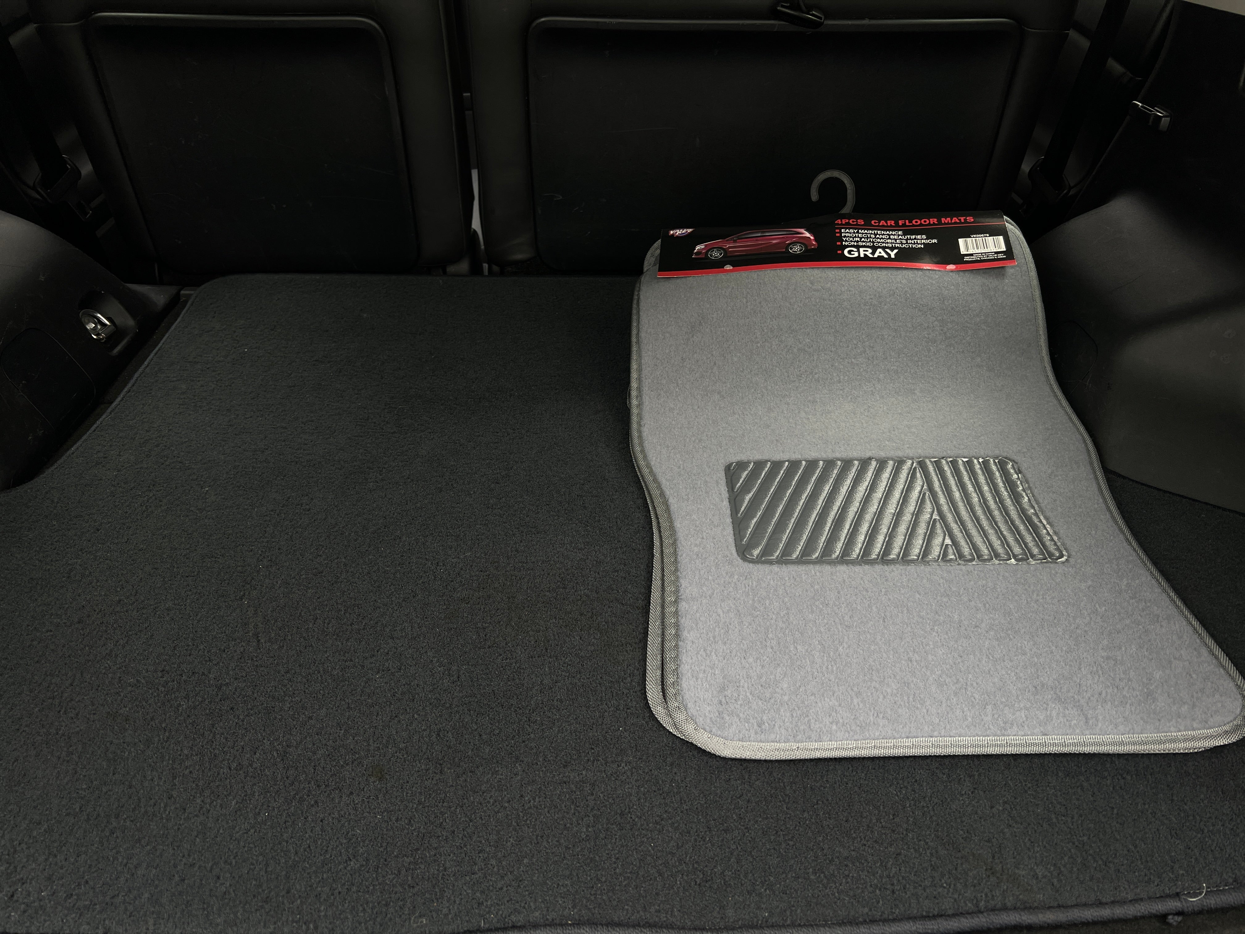 2017 Toyota Prius v Four 6