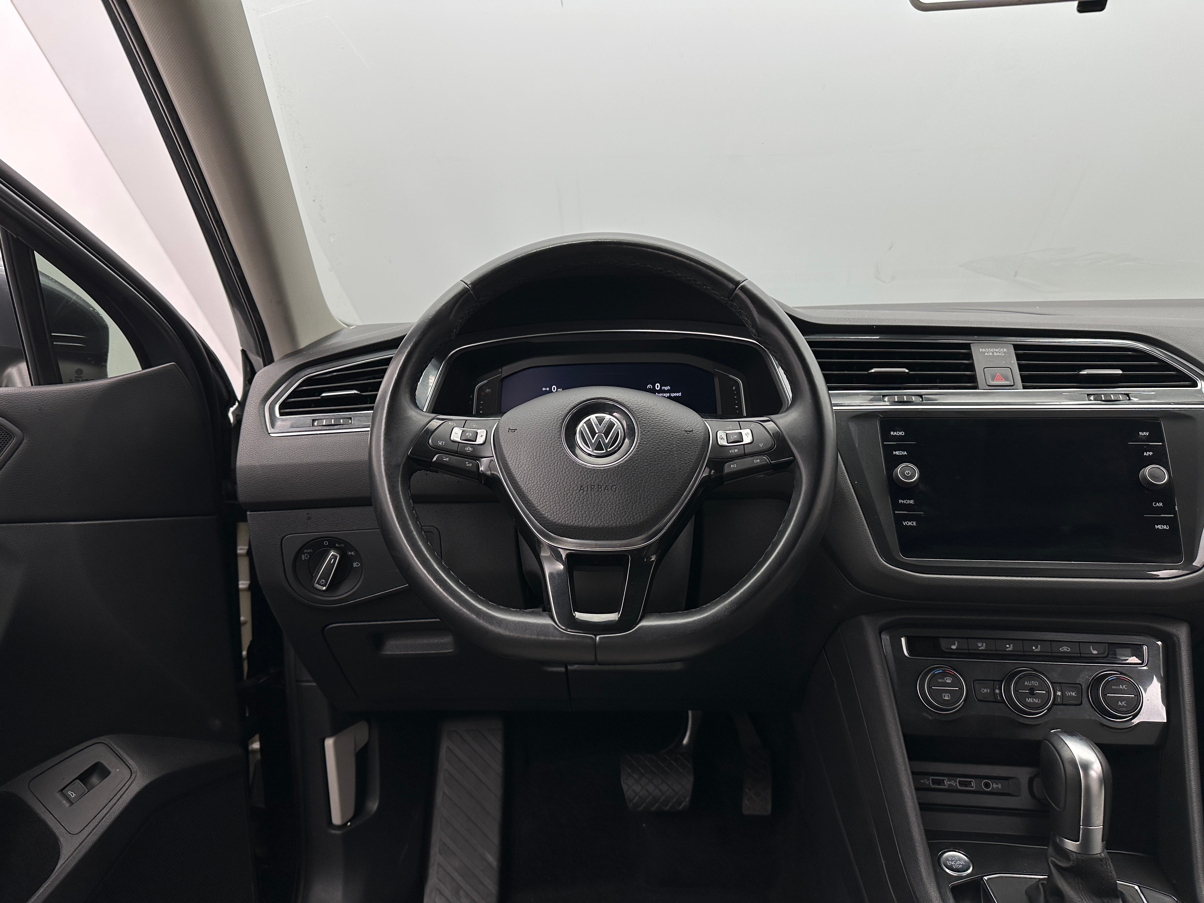 2019 Volkswagen Tiguan SEL 4