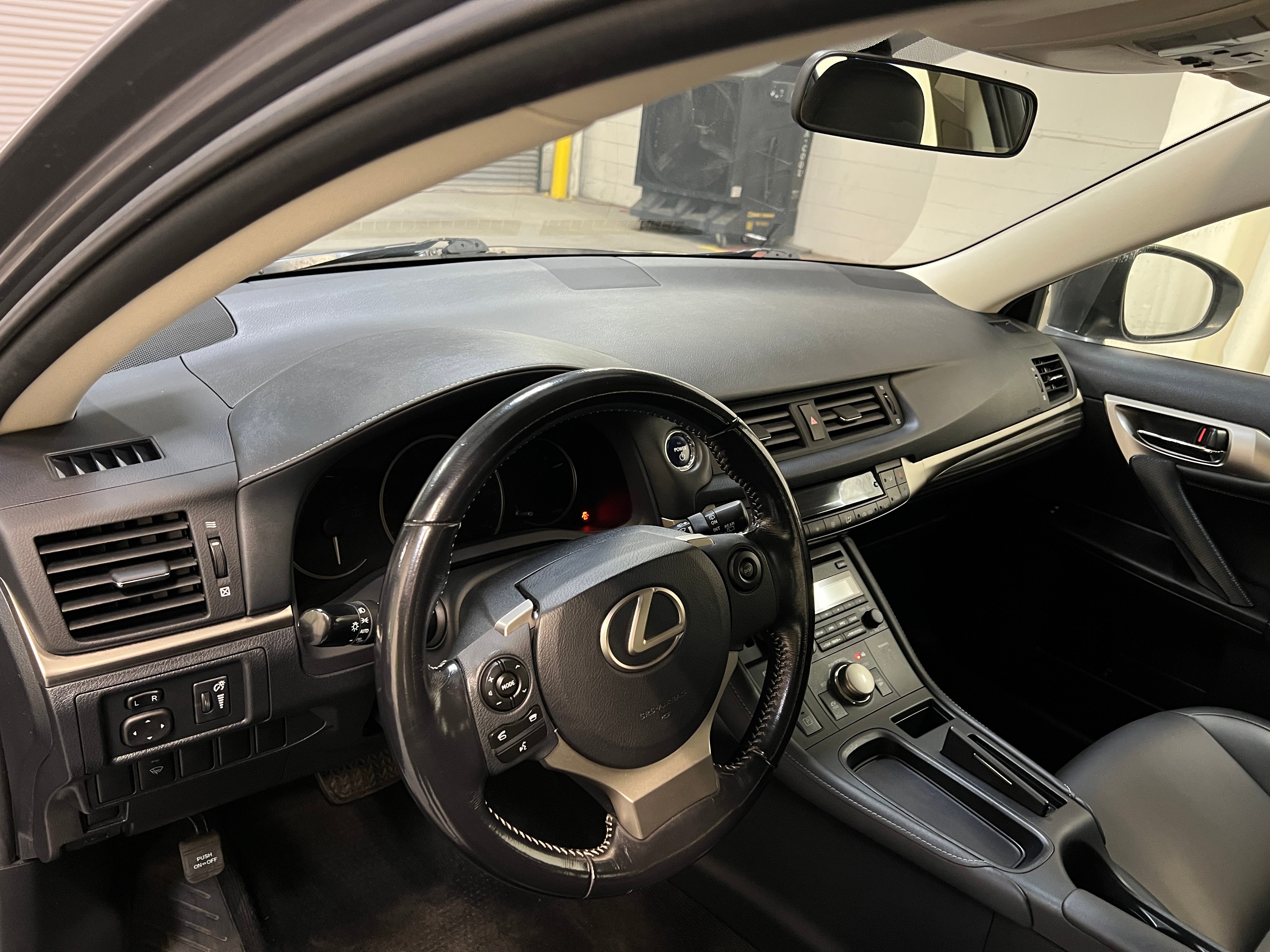 2016 Lexus CT 200h 2