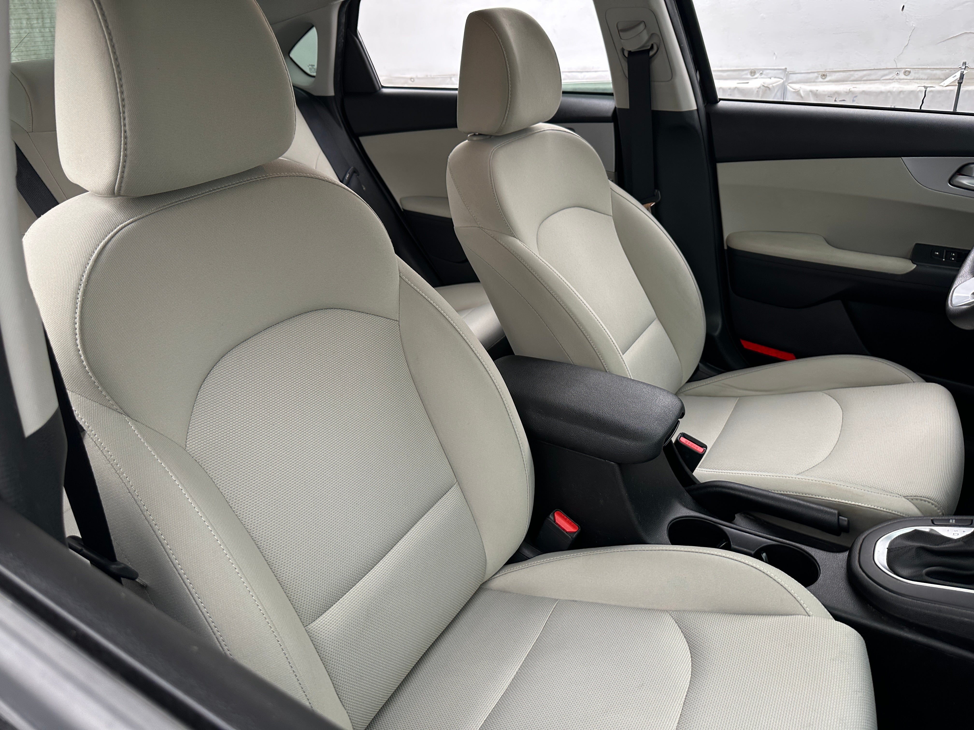 2023 Kia Forte LXS 2
