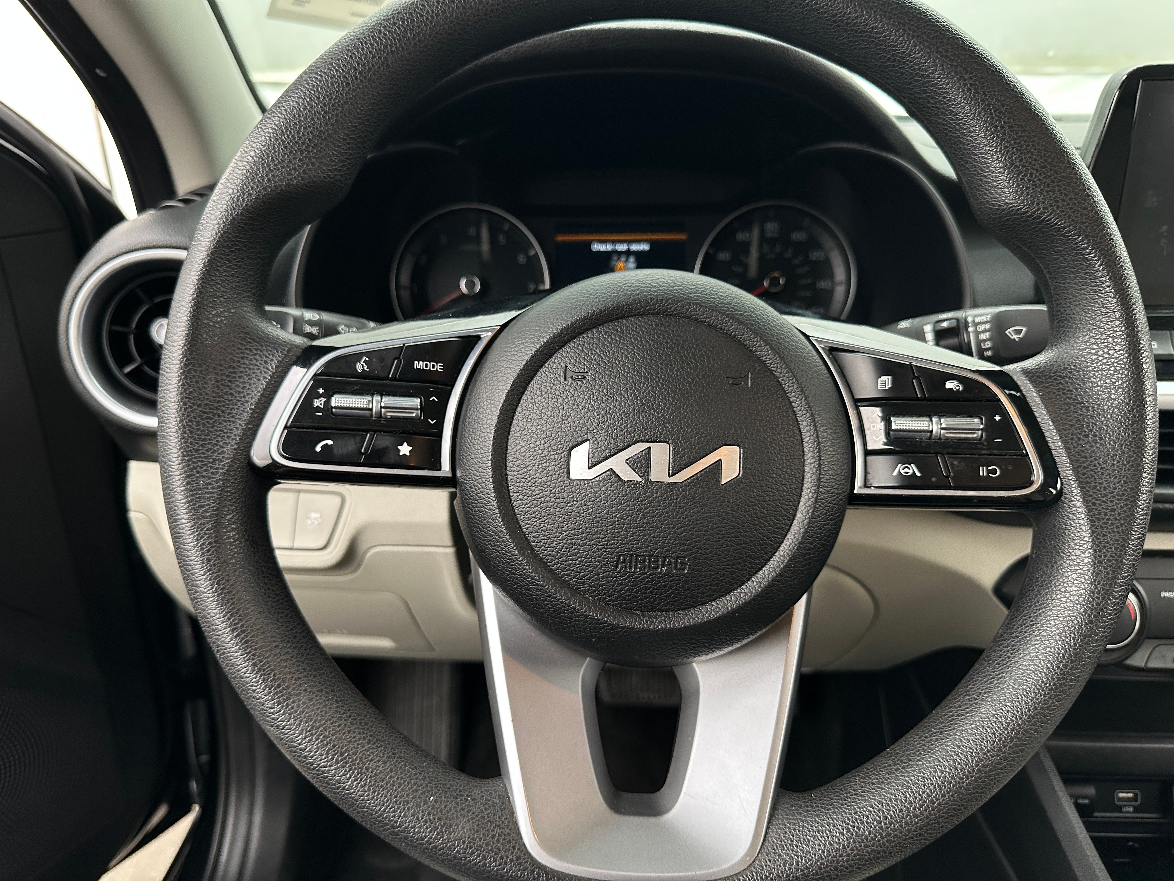 2023 Kia Forte LXS 5