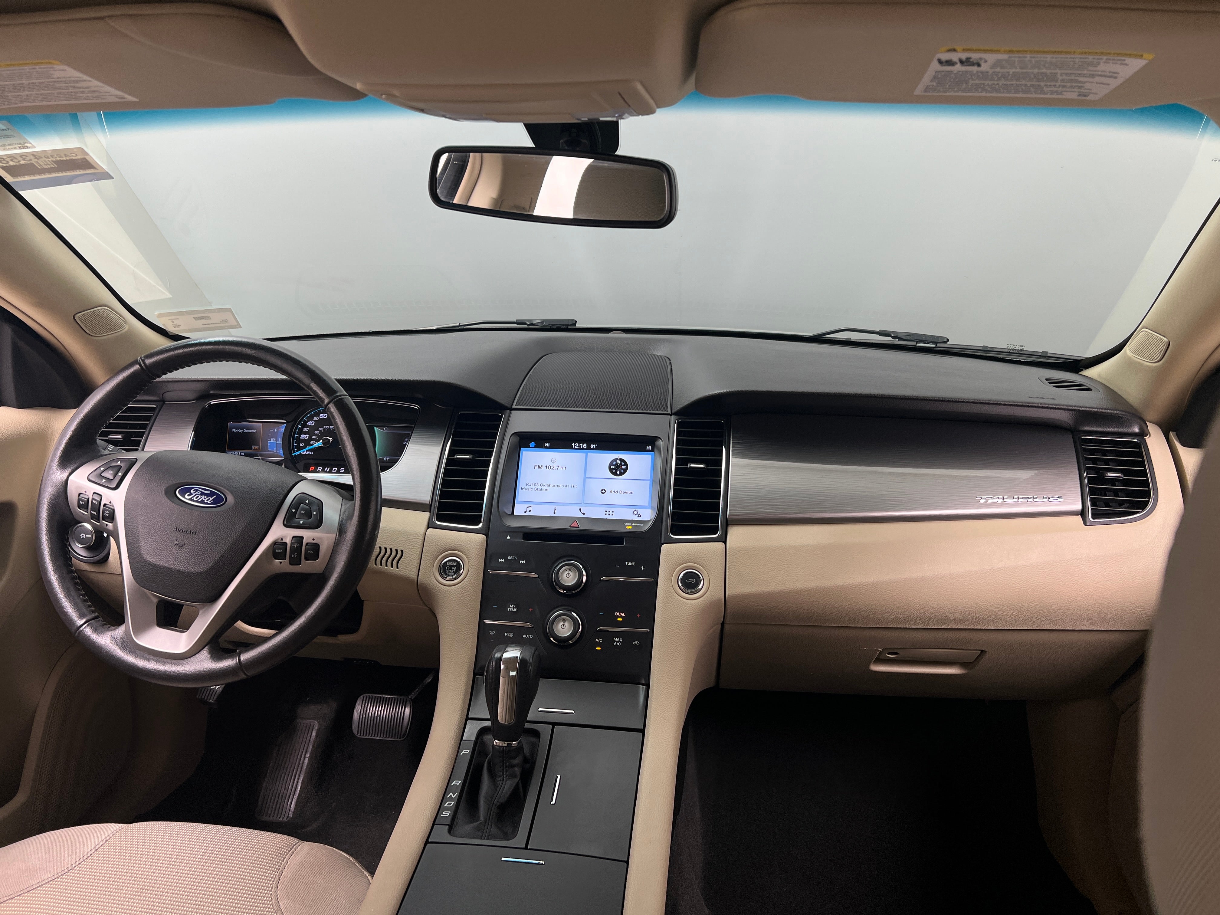 2016 Ford Taurus SEL 3
