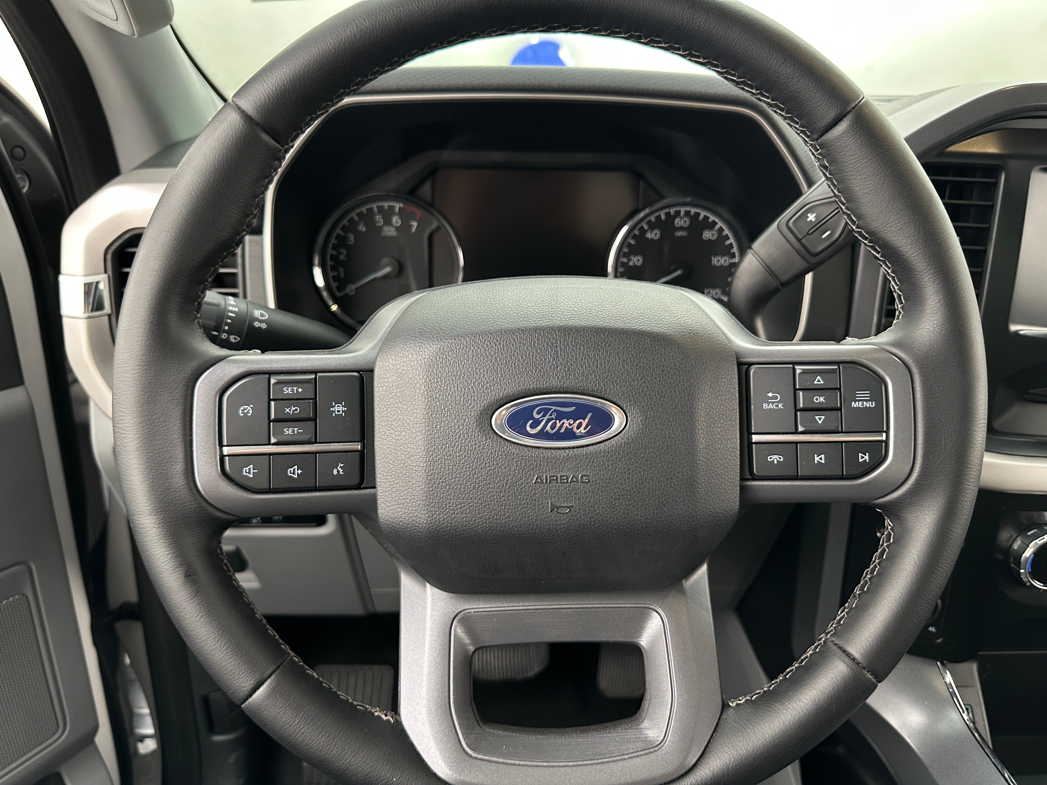 2023 Ford Econoline E-150 5