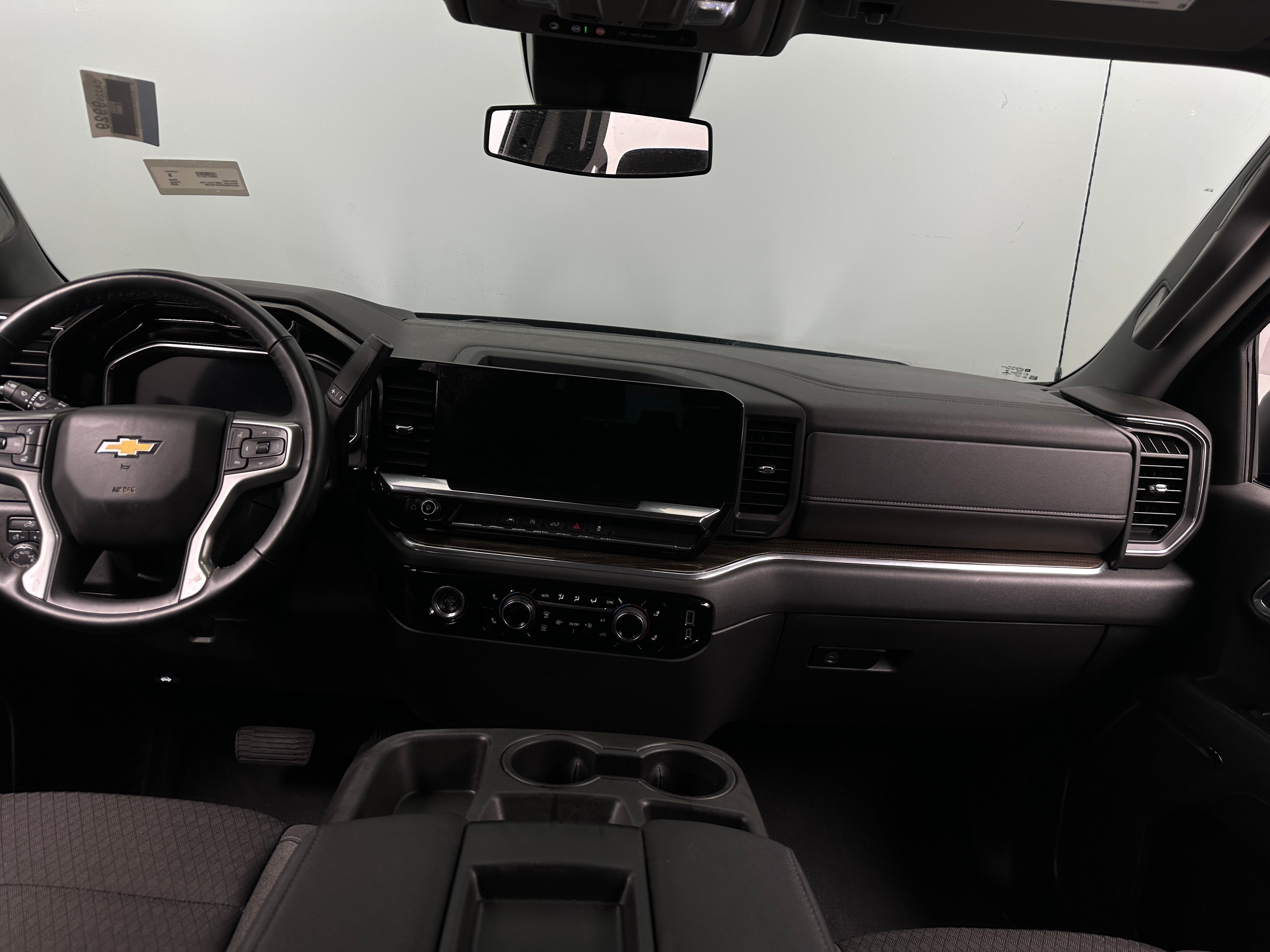 2023 Chevrolet Silverado 1500 LT 3