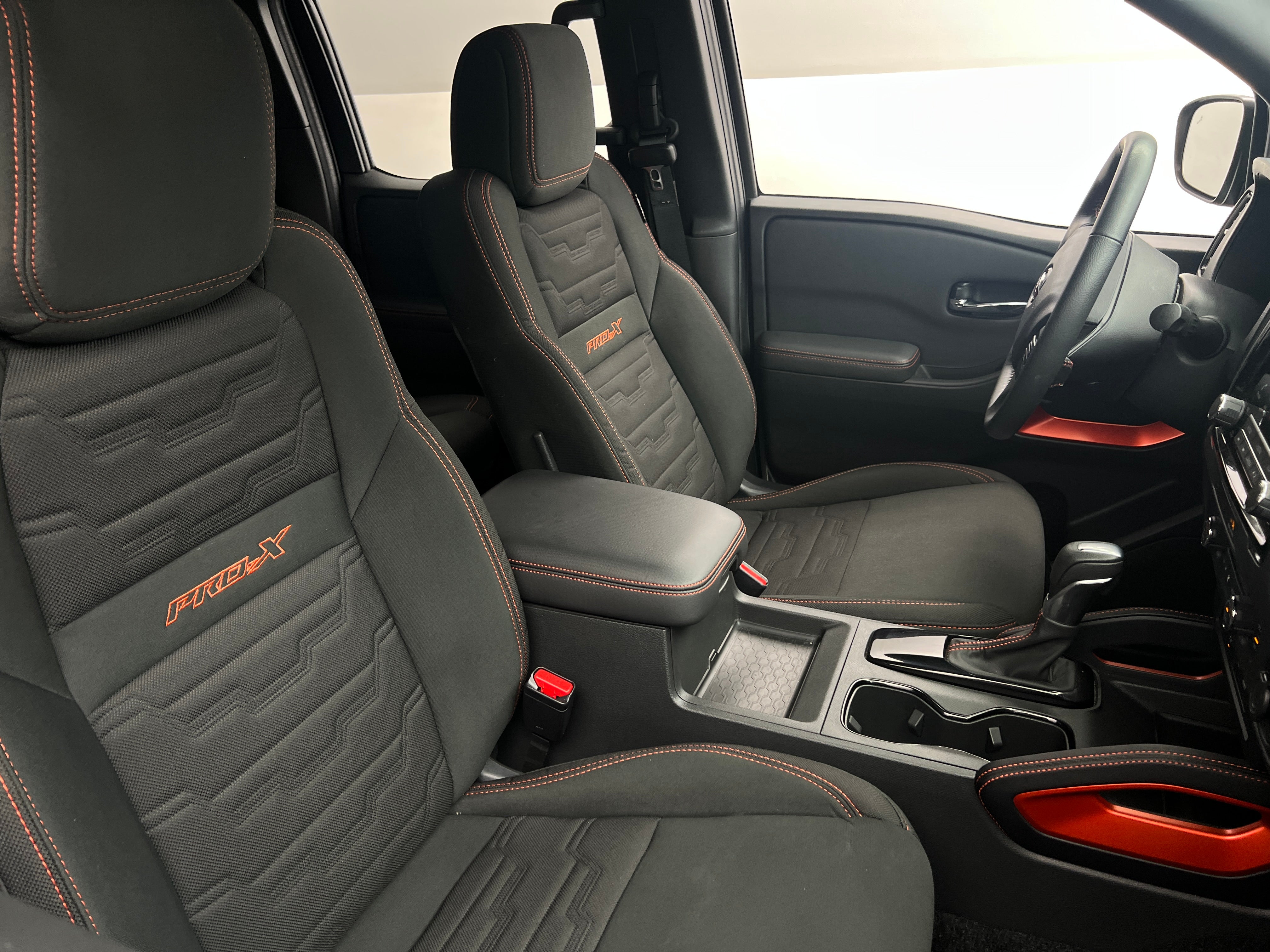 2024 Nissan Frontier PRO-X 2