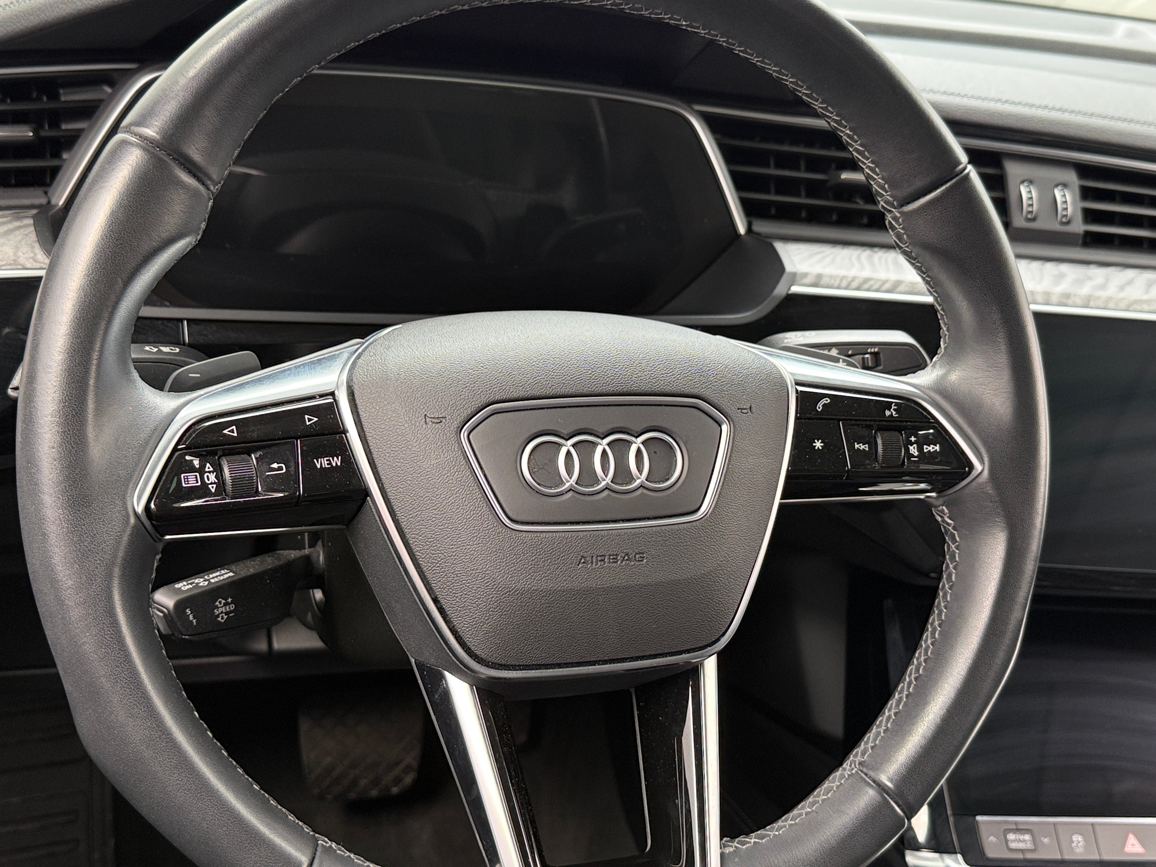 2022 Audi e-tron S Premium 4