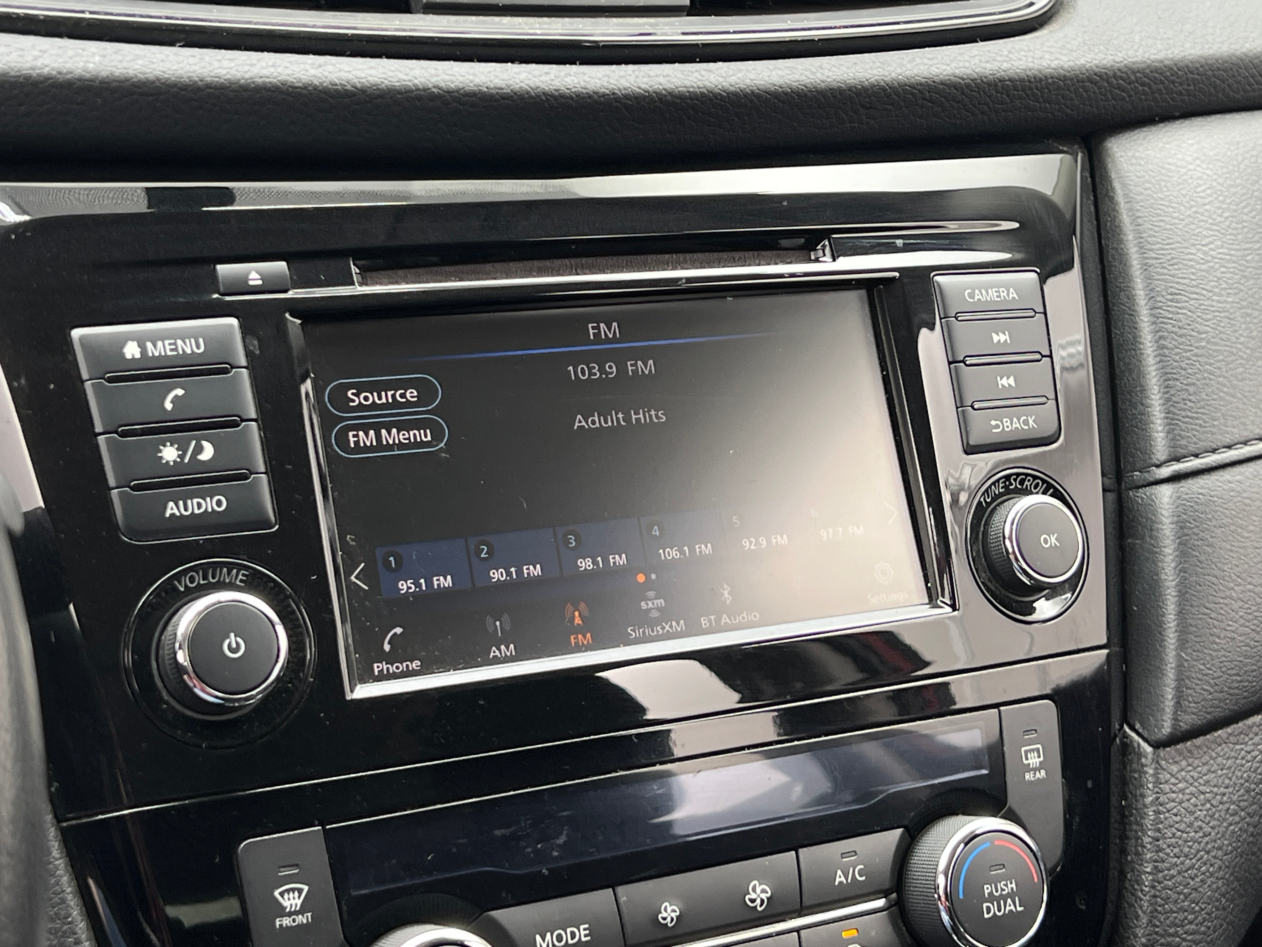 2018 Nissan Rogue SV 4