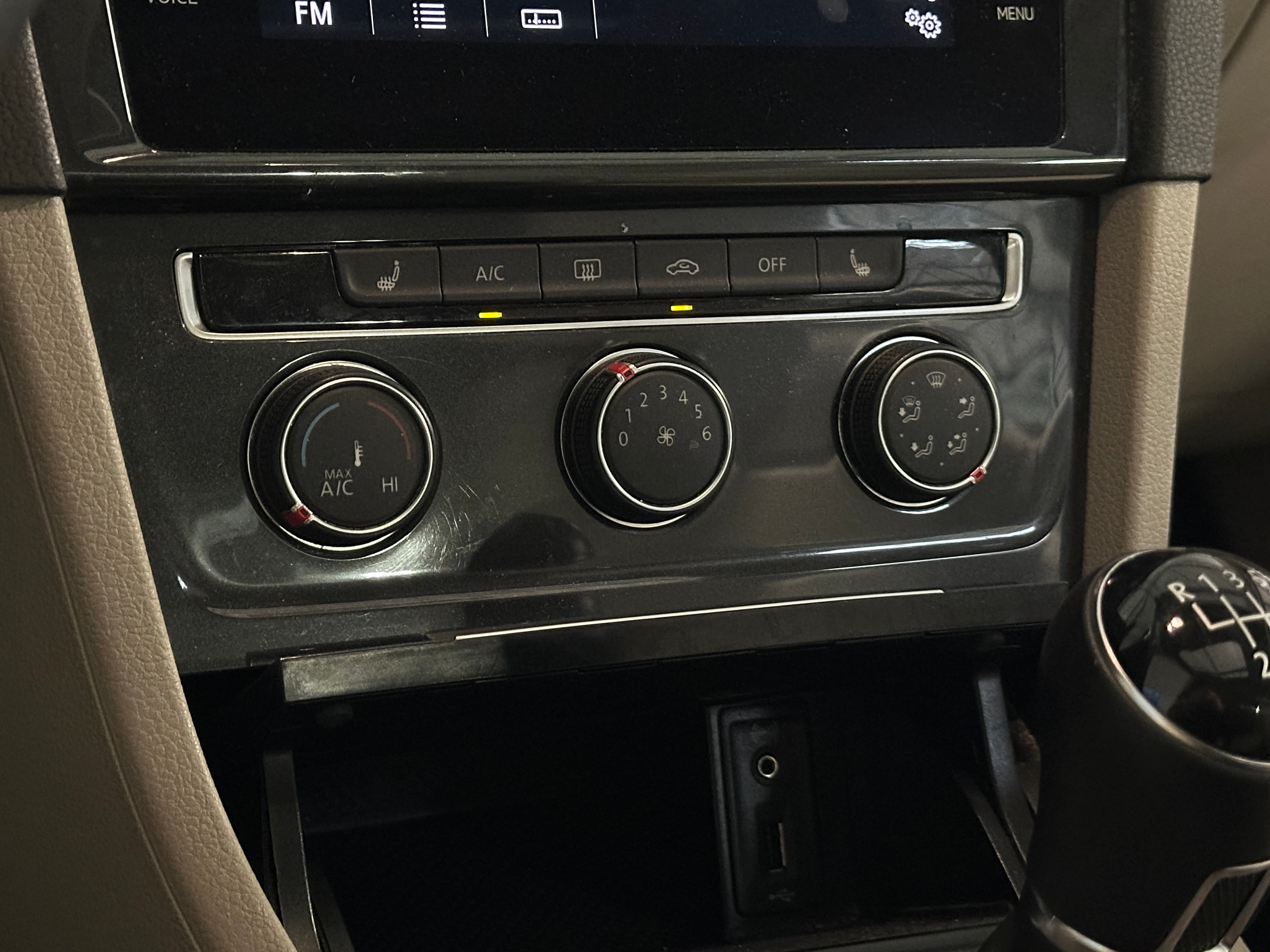 2018 Volkswagen Golf SE 3